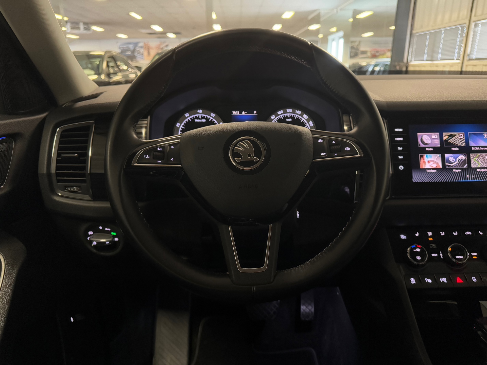 https://www.autokooy.nl//xml/images/44421785-14.JPG