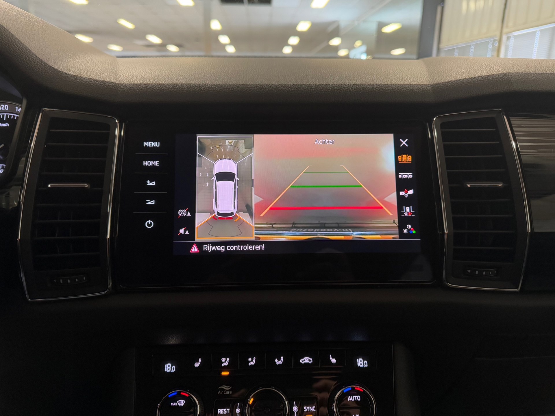 https://www.autokooy.nl//xml/images/44421785-18.JPG