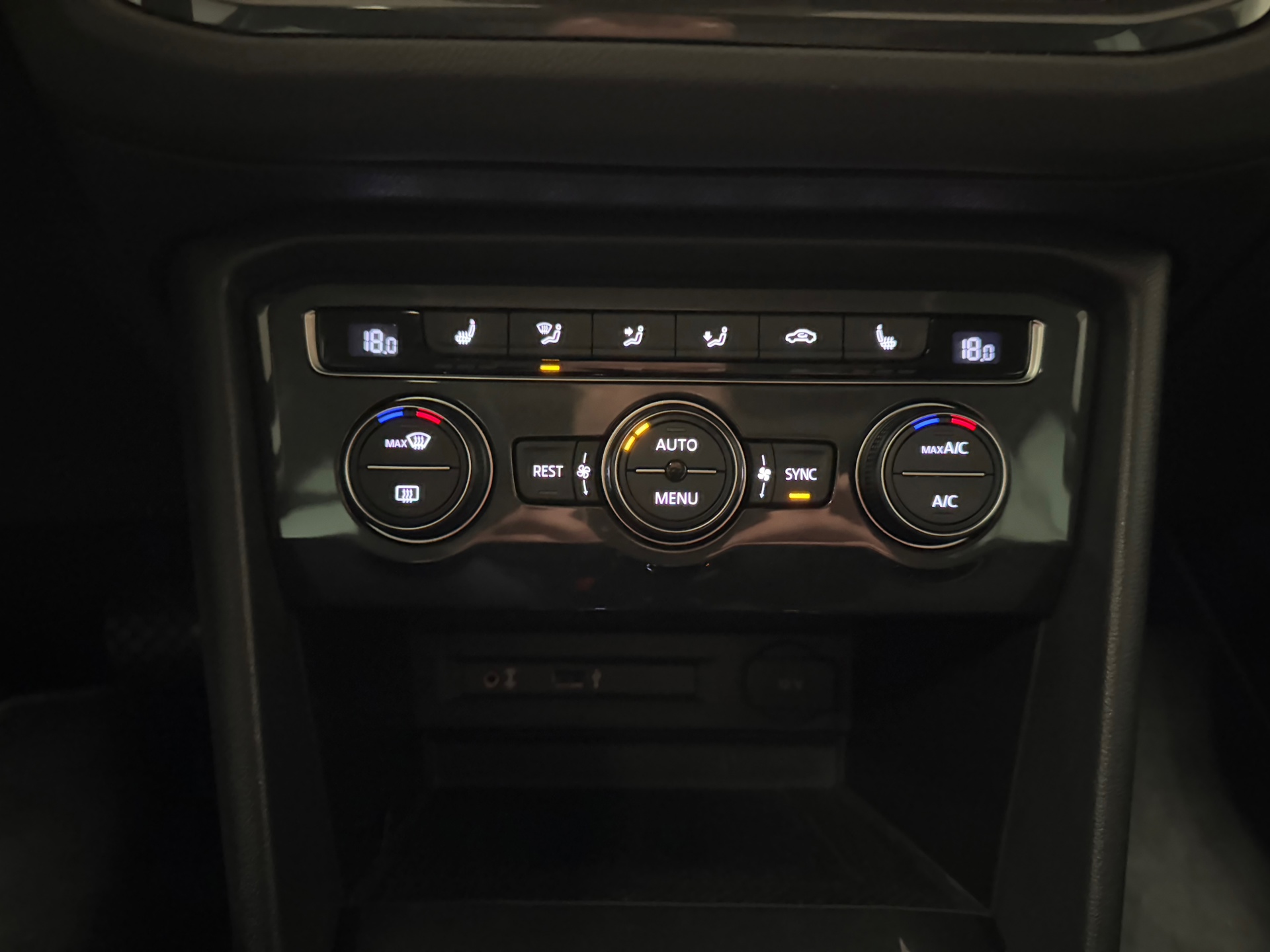https://www.autokooy.nl//xml/images/44441053-18.JPG
