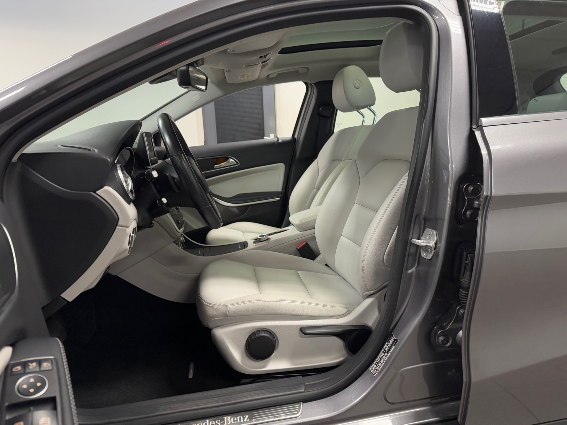 https://www.autokooy.nl//xml/images/44441096-11.JPG