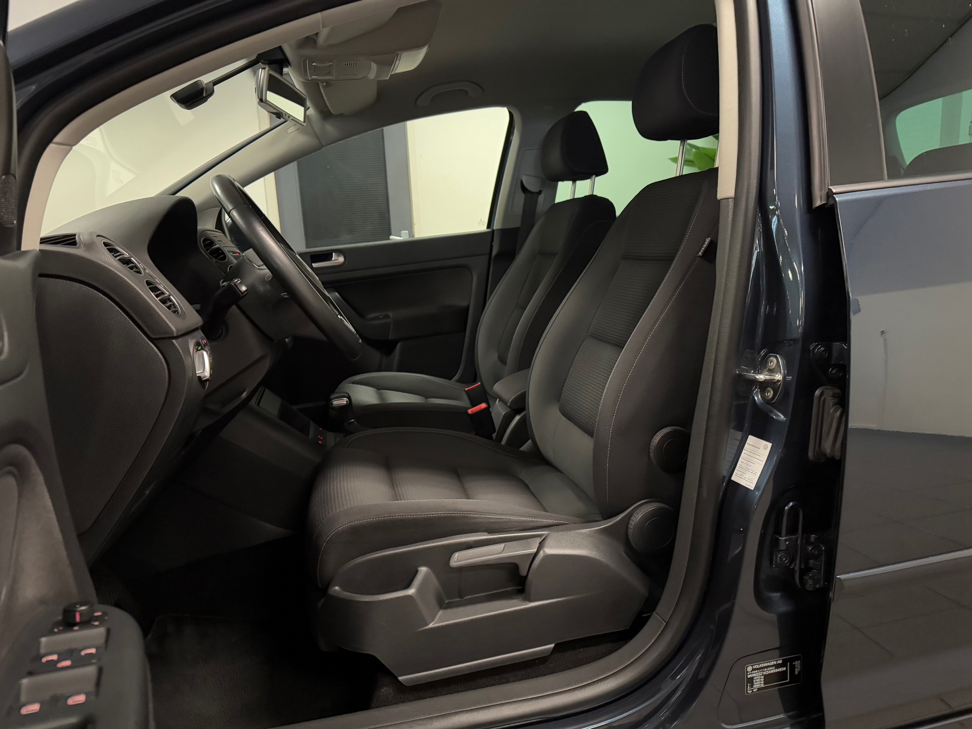 https://www.autokooy.nl//xml/images/44463907-11.JPG