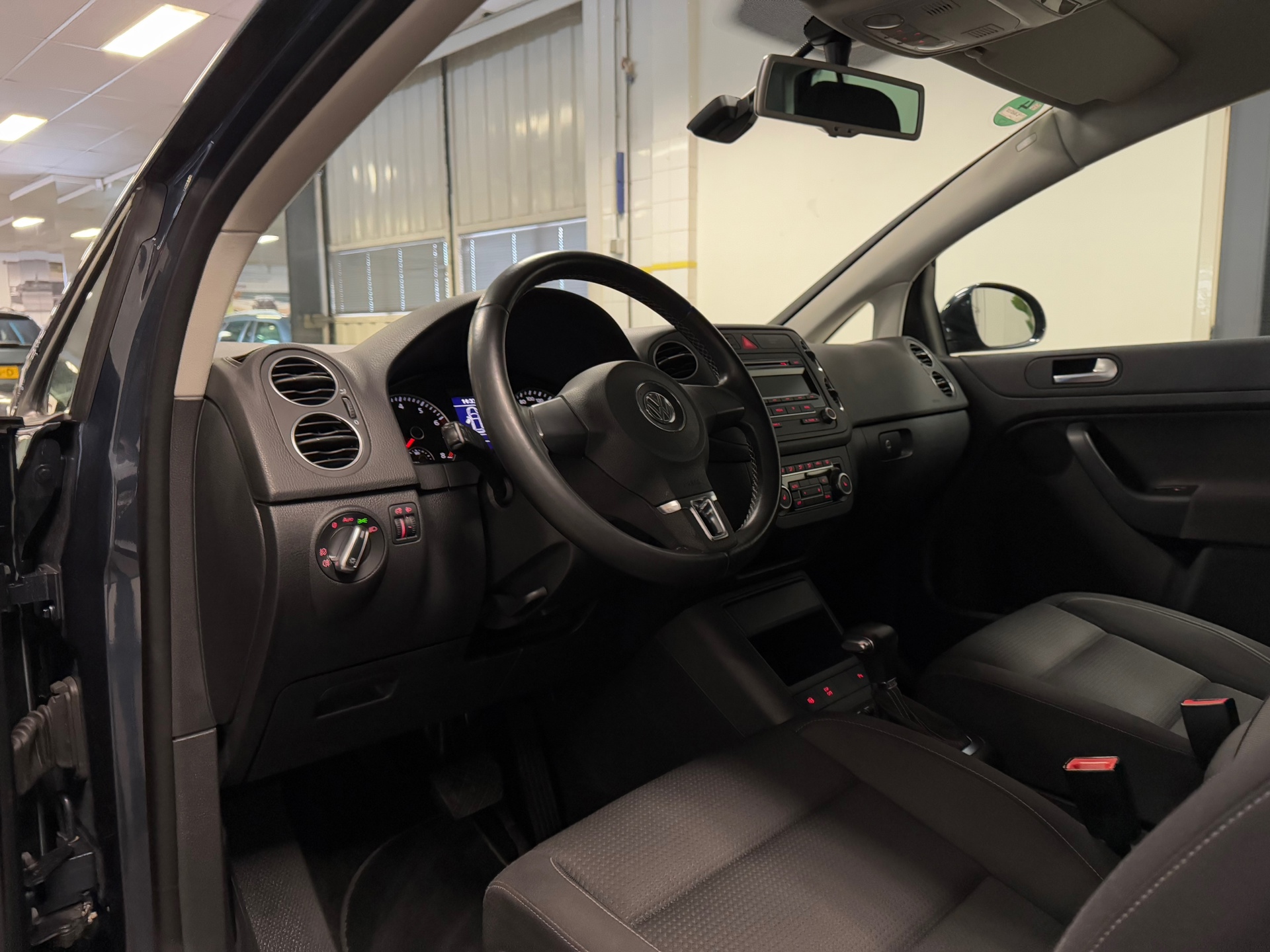 https://www.autokooy.nl//xml/images/44463907-12.JPG