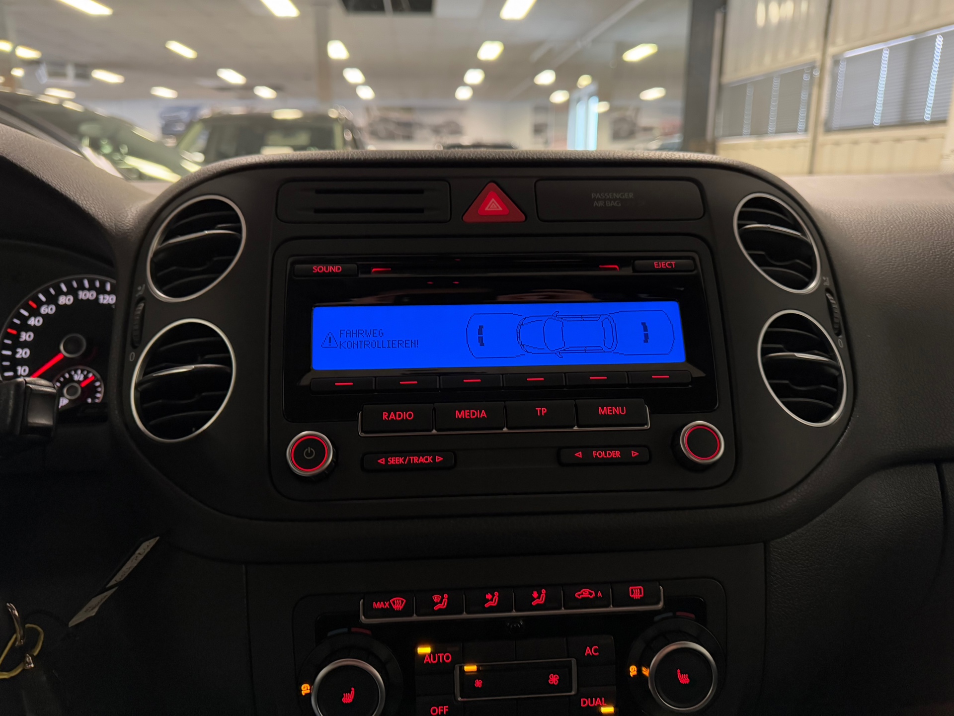 https://www.autokooy.nl//xml/images/44463907-18.JPG