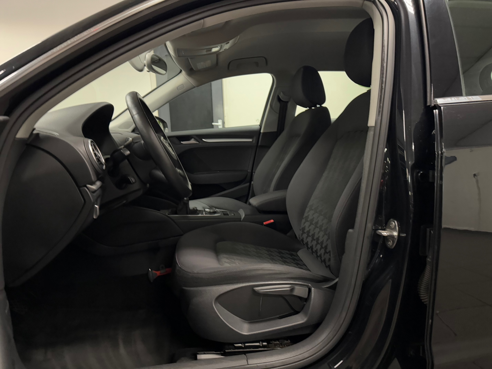 https://www.autokooy.nl//xml/images/44463921-11.JPG