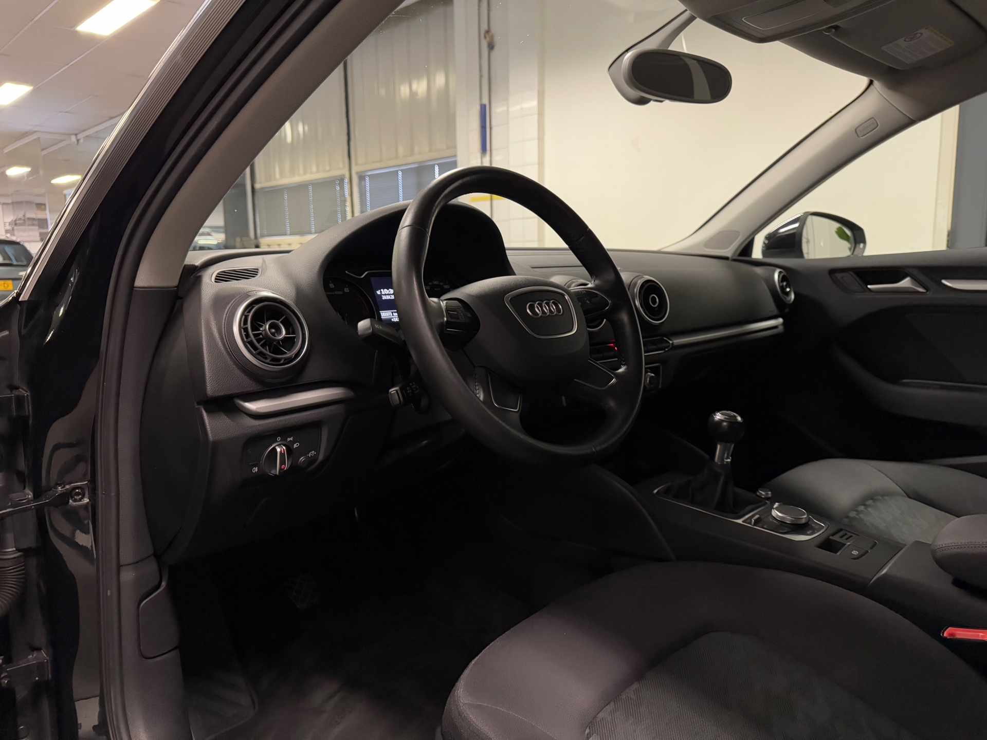 https://www.autokooy.nl//xml/images/44463921-12.JPG