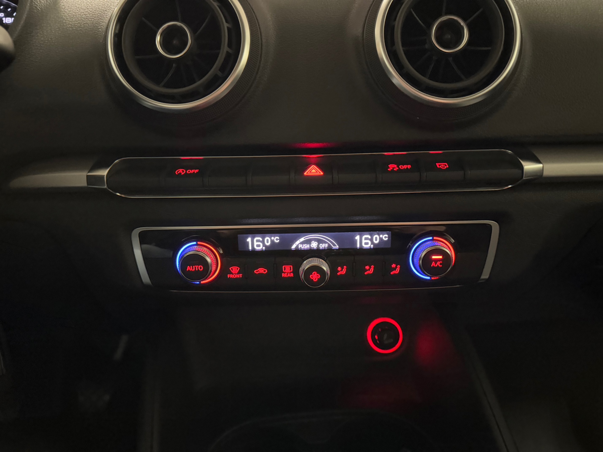 https://www.autokooy.nl//xml/images/44463921-19.JPG