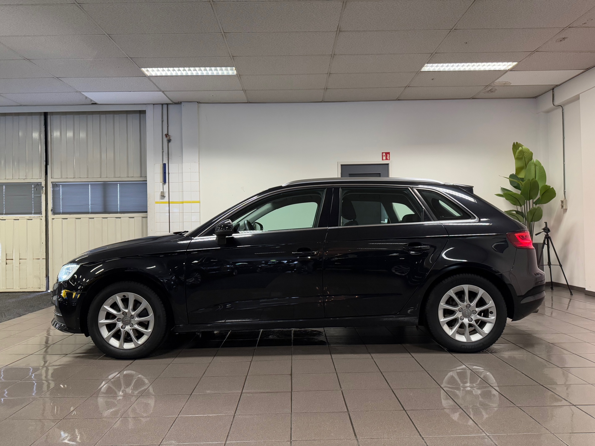 https://www.autokooy.nl//xml/images/44463921-2.JPG