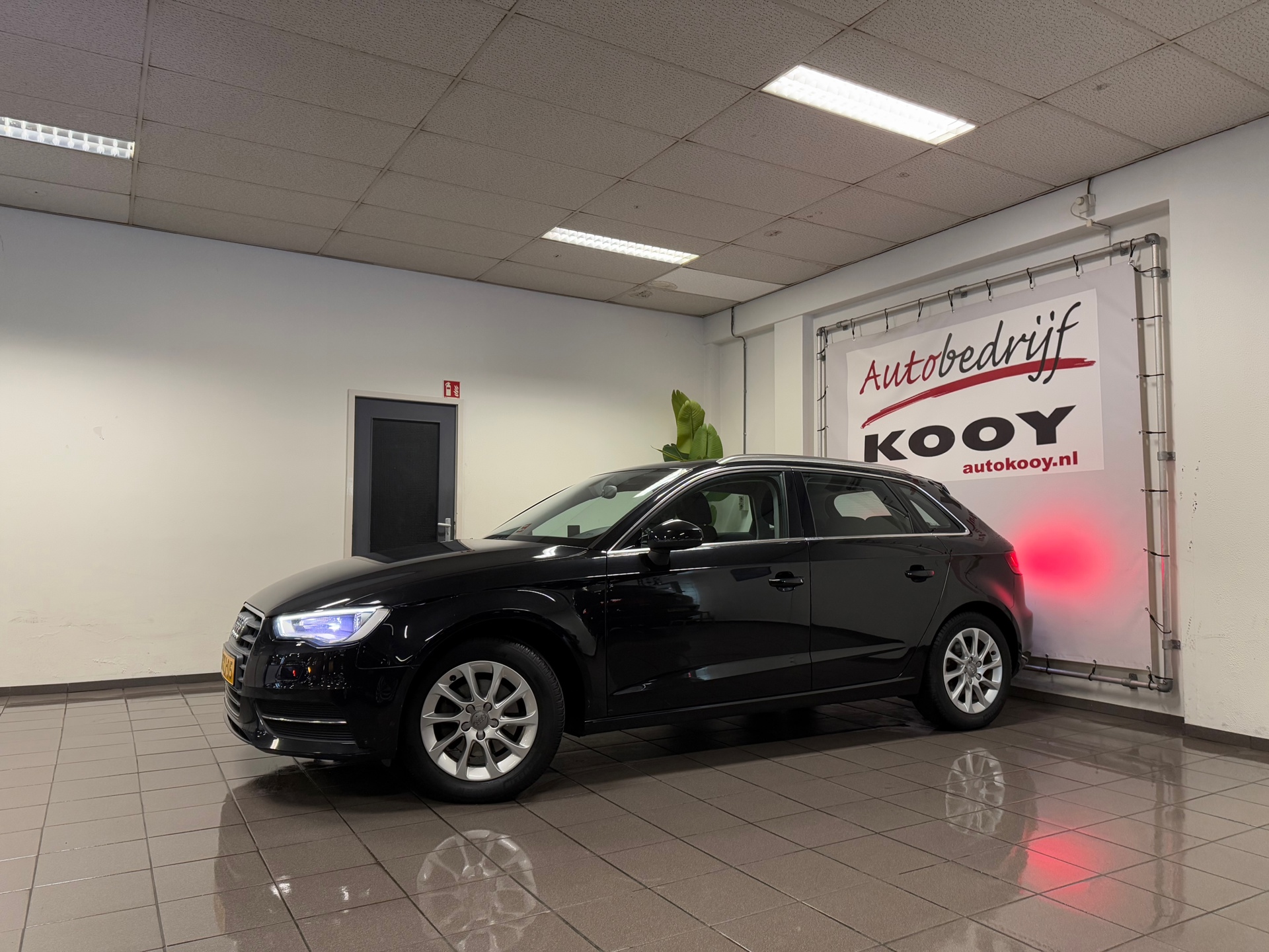 https://www.autokooy.nl//xml/images/44463921-9.JPG