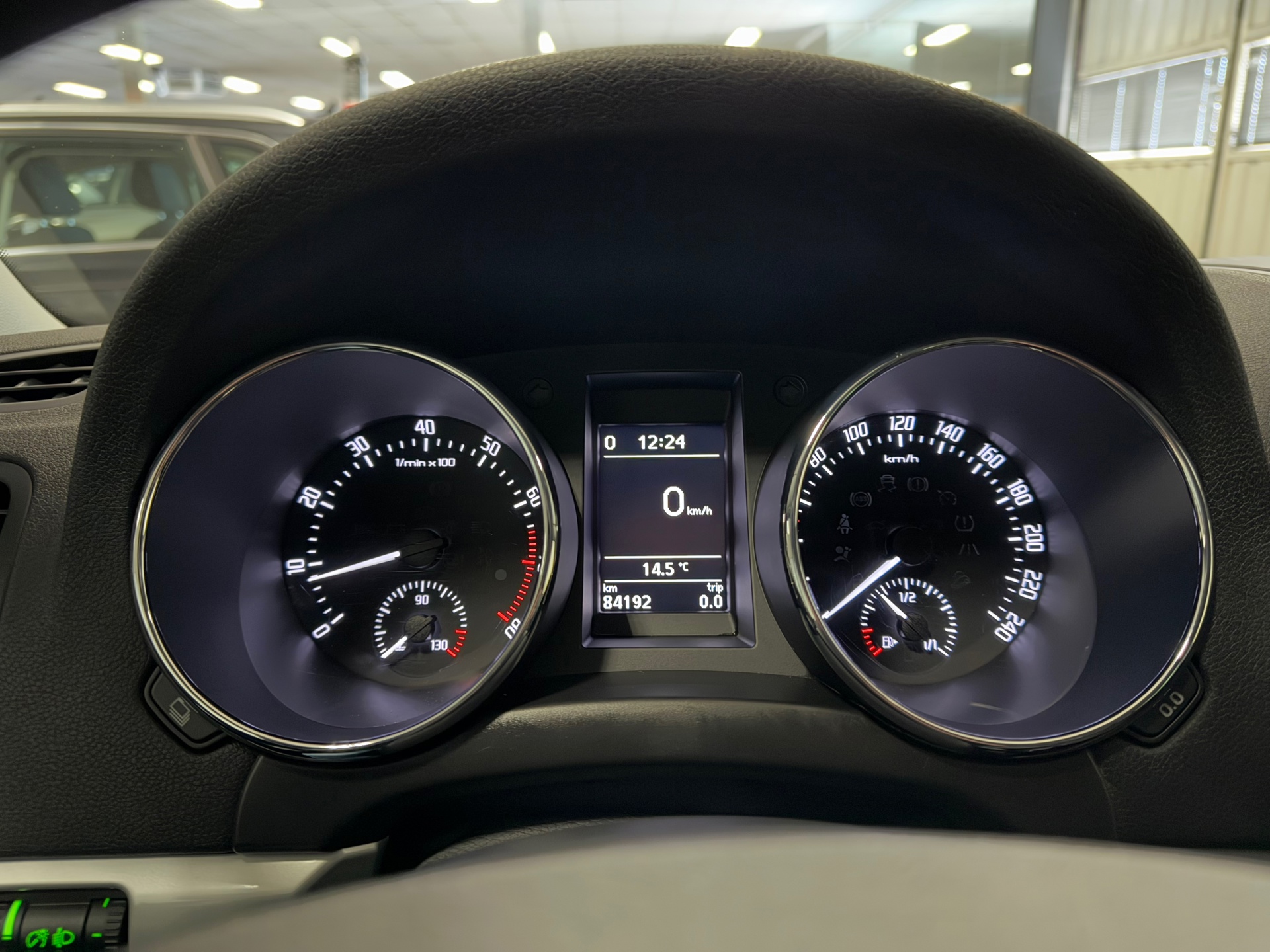 https://www.autokooy.nl//xml/images/44489718-14.JPG