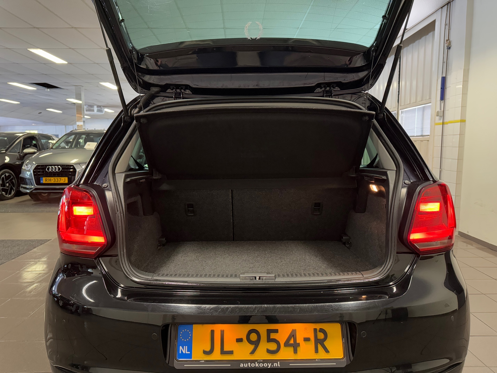https://www.autokooy.nl//xml/images/44518352-5.JPG