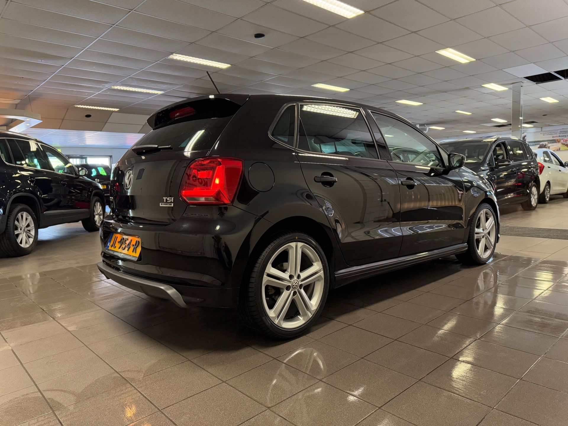 https://www.autokooy.nl//xml/images/44518352-6.JPG