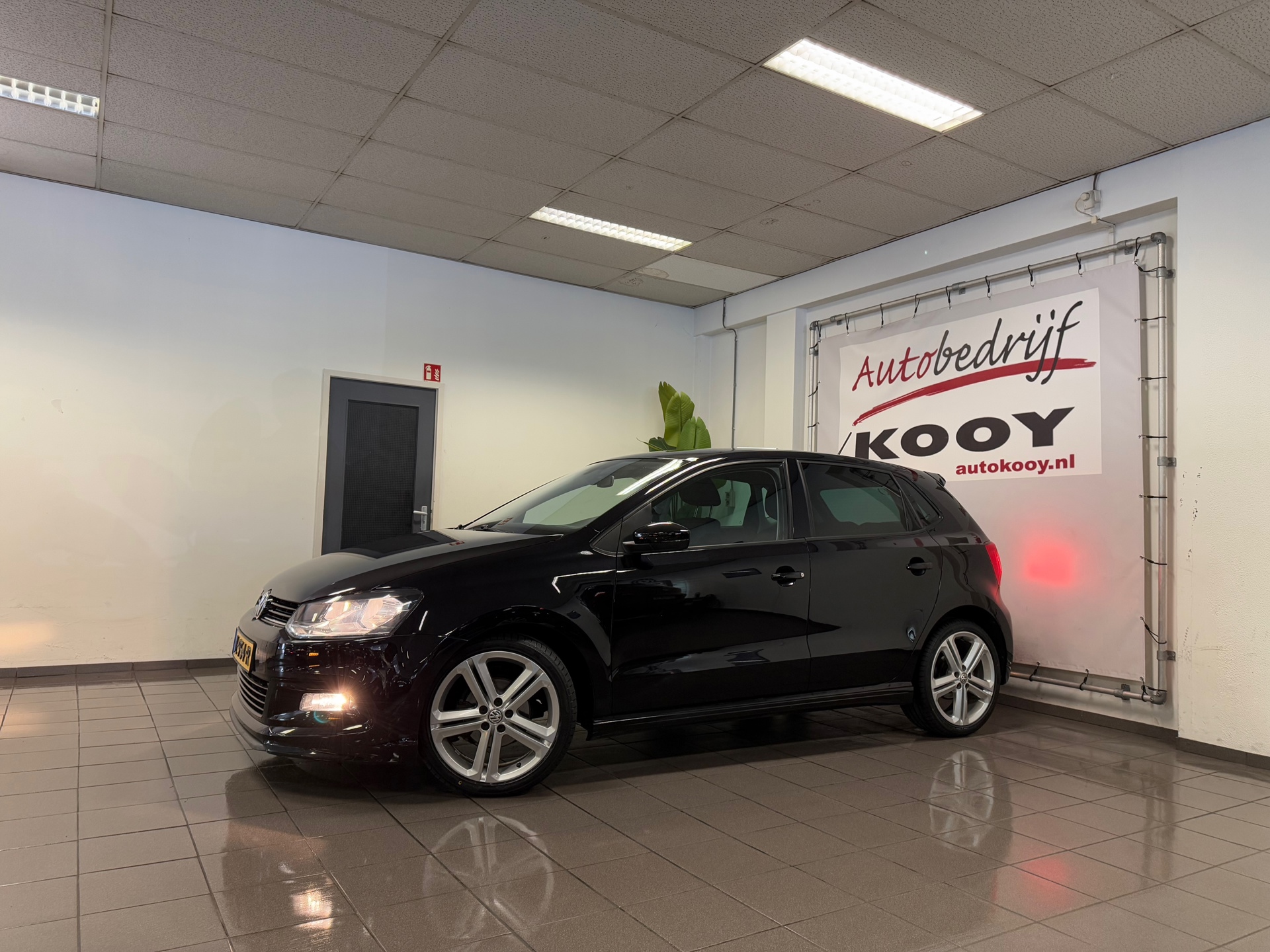 https://www.autokooy.nl//xml/images/44518352-9.JPG