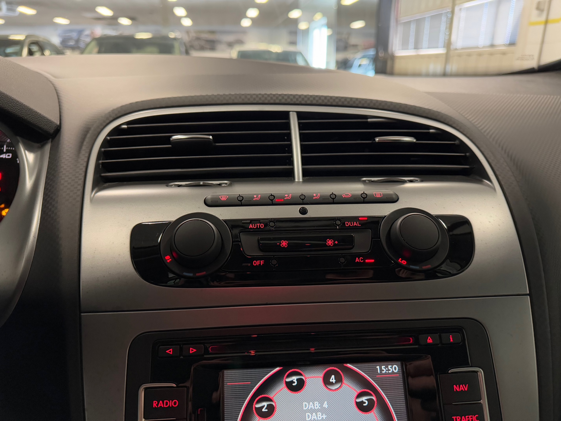 https://www.autokooy.nl//xml/images/44584230-17.JPG