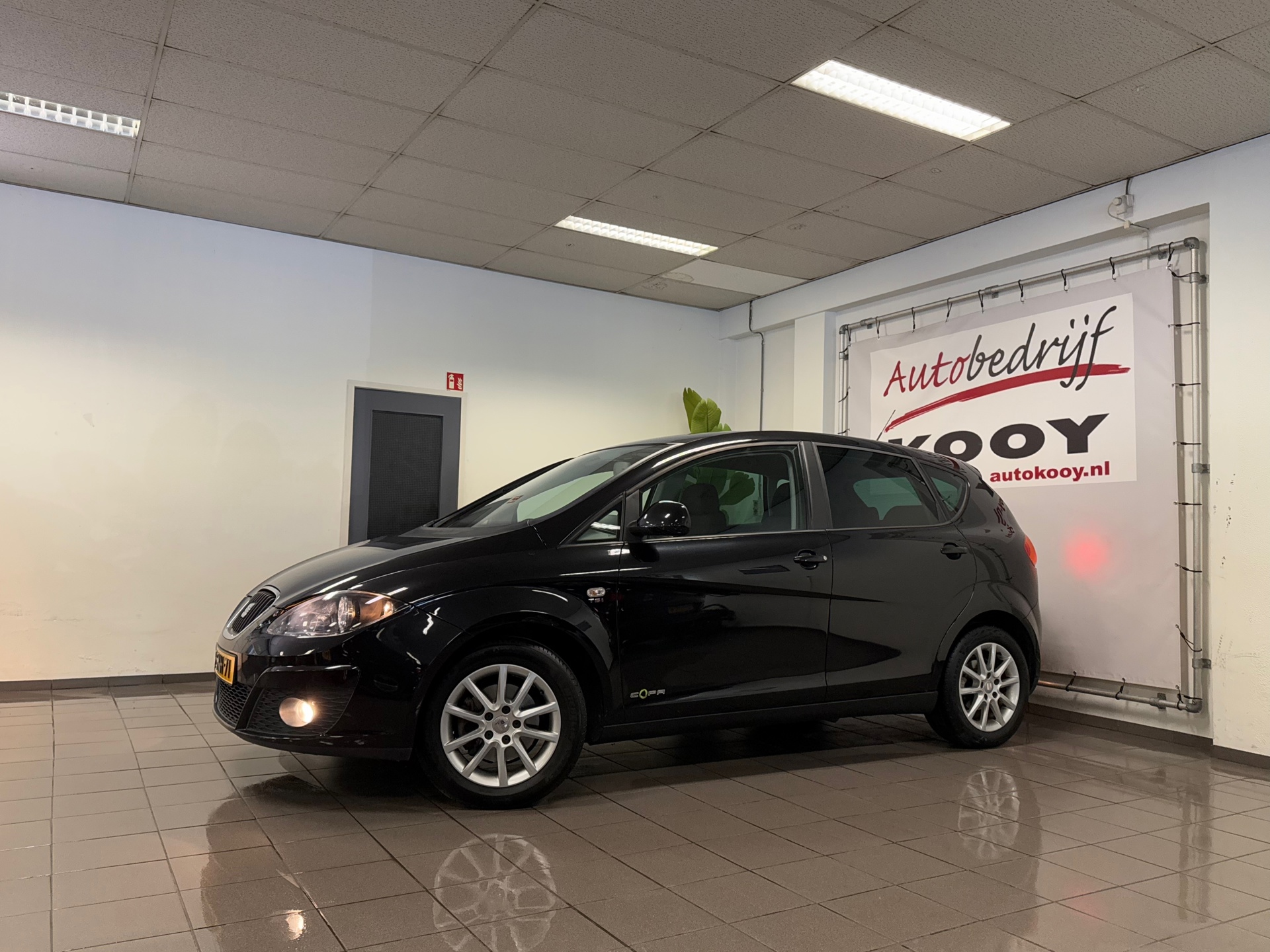https://www.autokooy.nl//xml/images/44584230-9.JPG