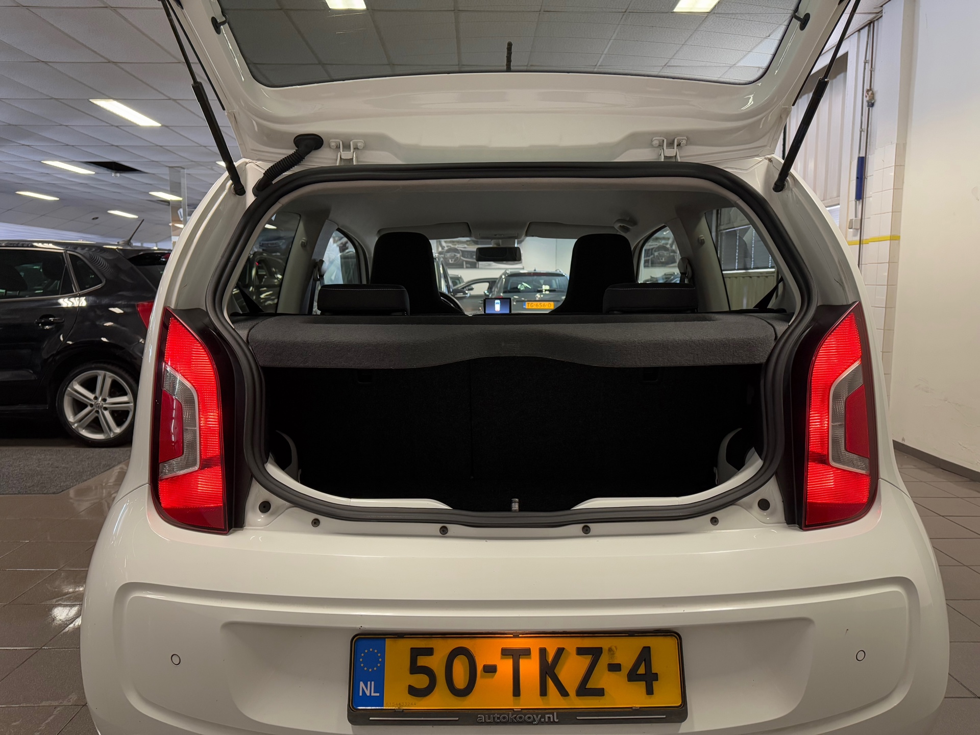 https://www.autokooy.nl//xml/images/44584817-5.JPG