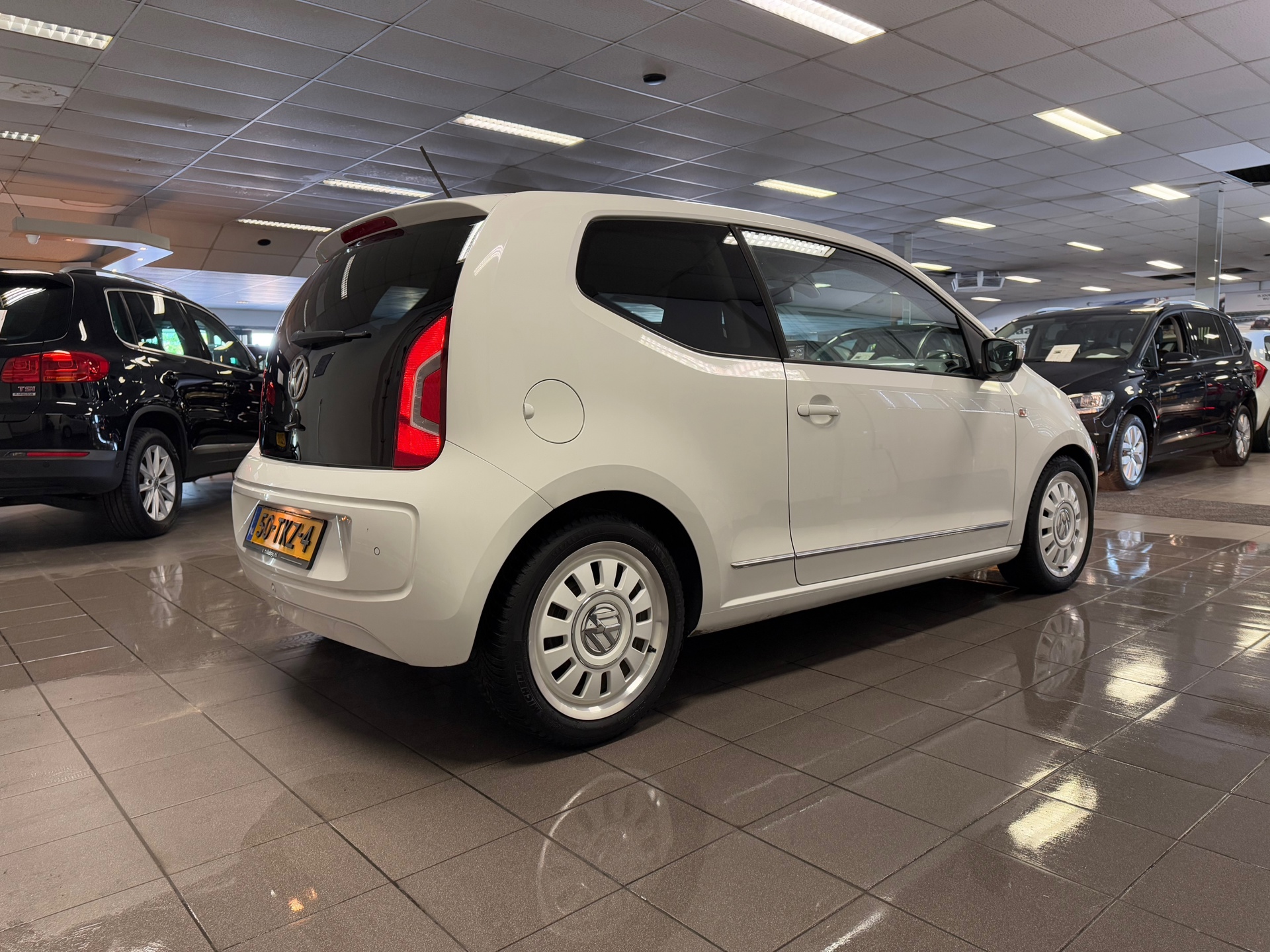 https://www.autokooy.nl//xml/images/44584817-6.JPG