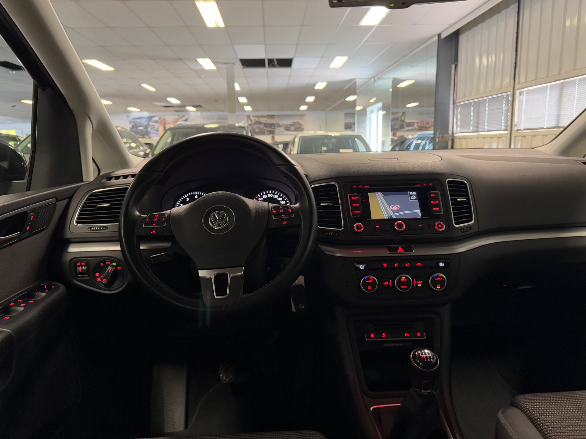 https://www.autokooy.nl//xml/images/44637145-21.JPG