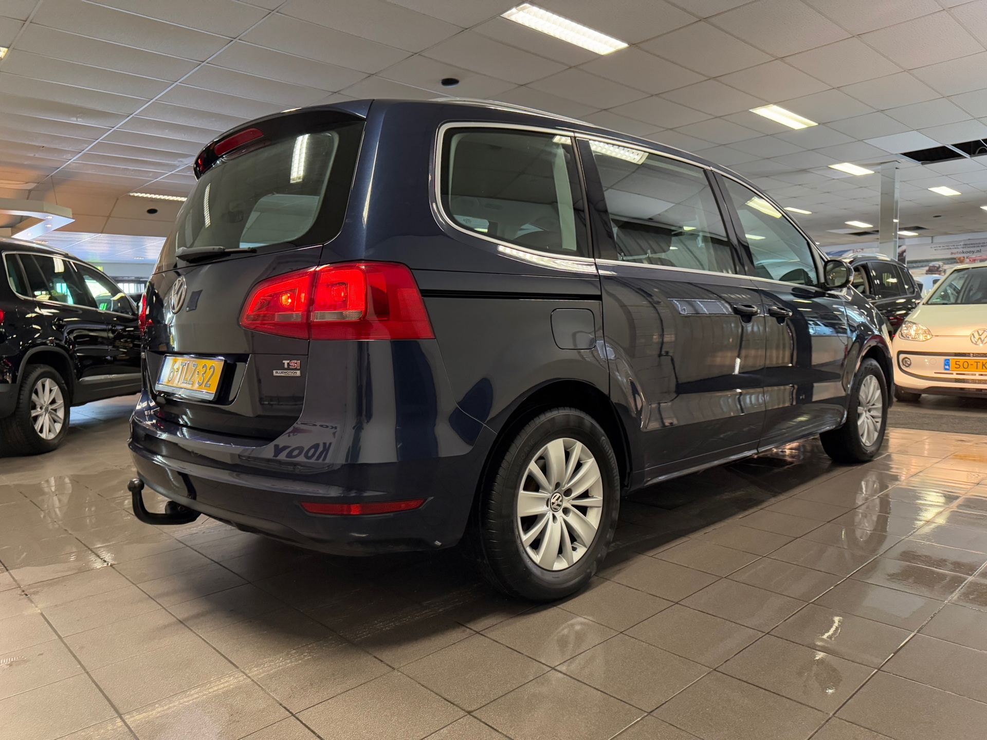 https://www.autokooy.nl//xml/images/44637145-6.JPG
