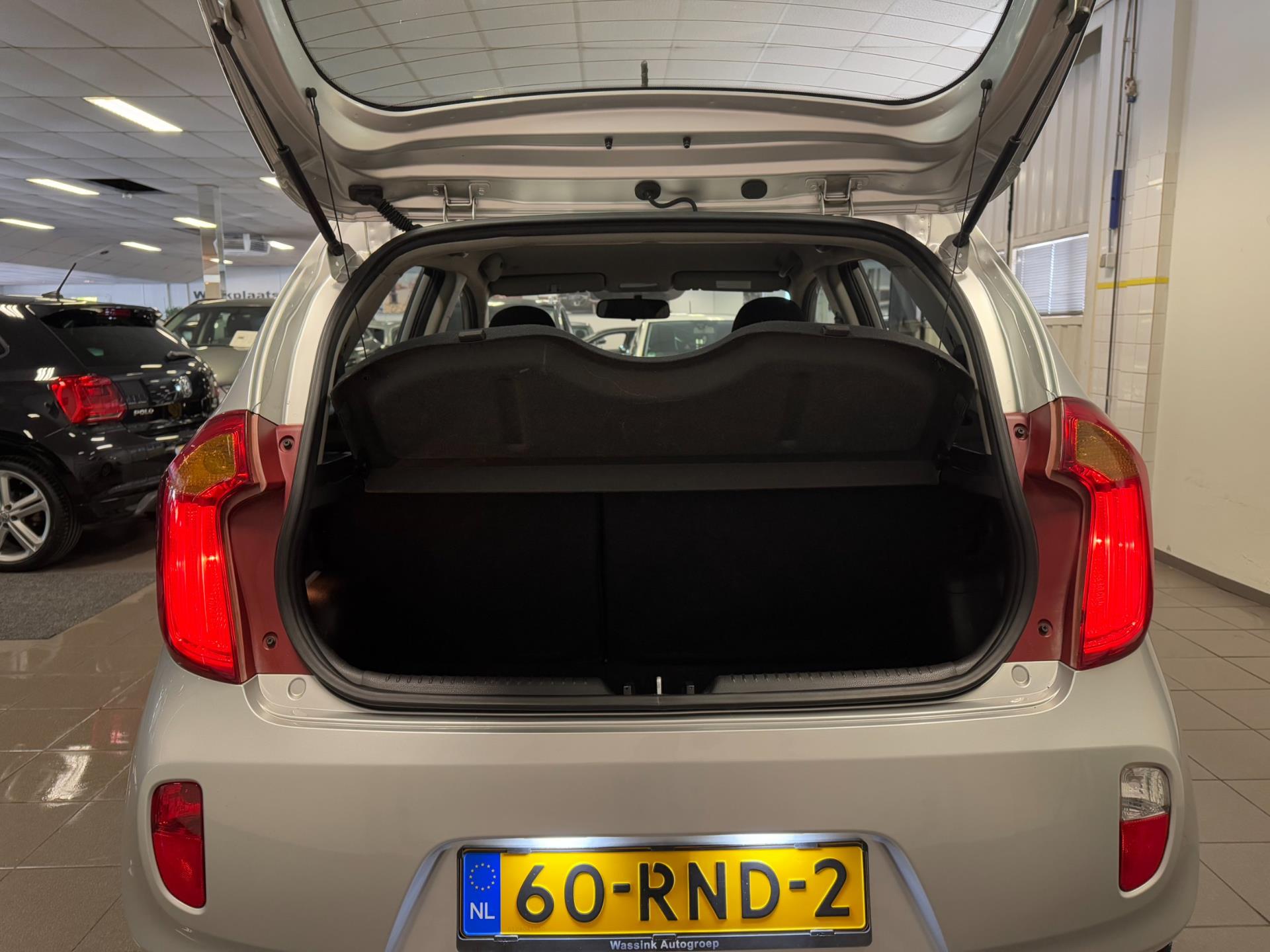 https://www.autokooy.nl//xml/images/44637235-5.JPG