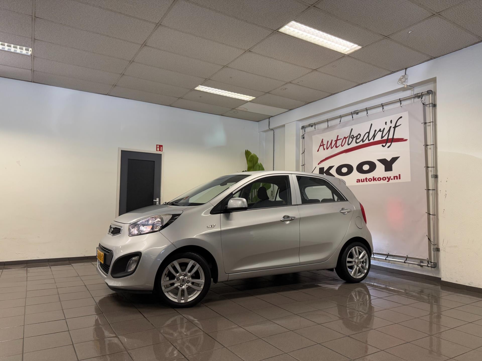 https://www.autokooy.nl//xml/images/44637235-9.JPG