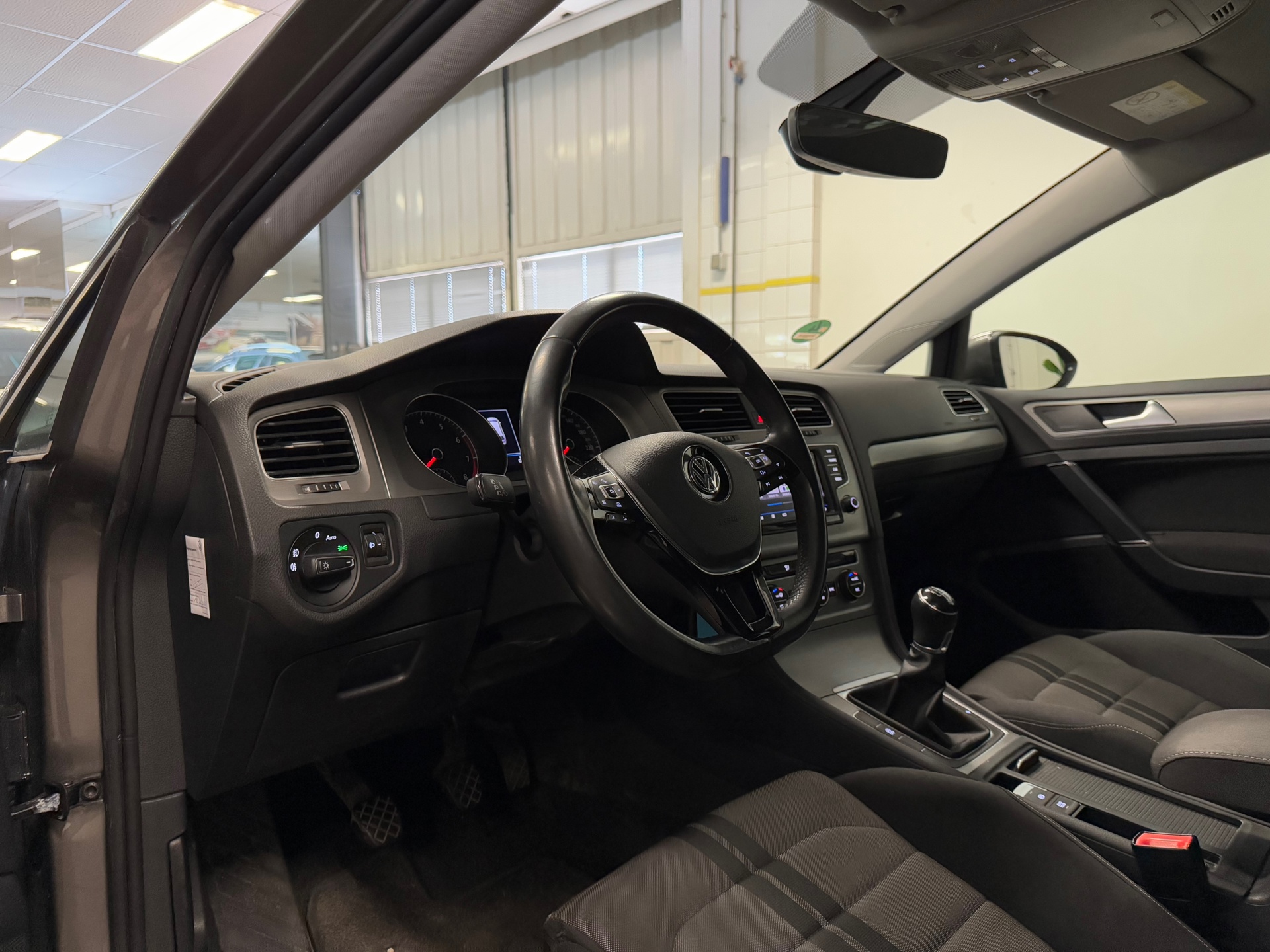 https://www.autokooy.nl//xml/images/44660234-12.JPG