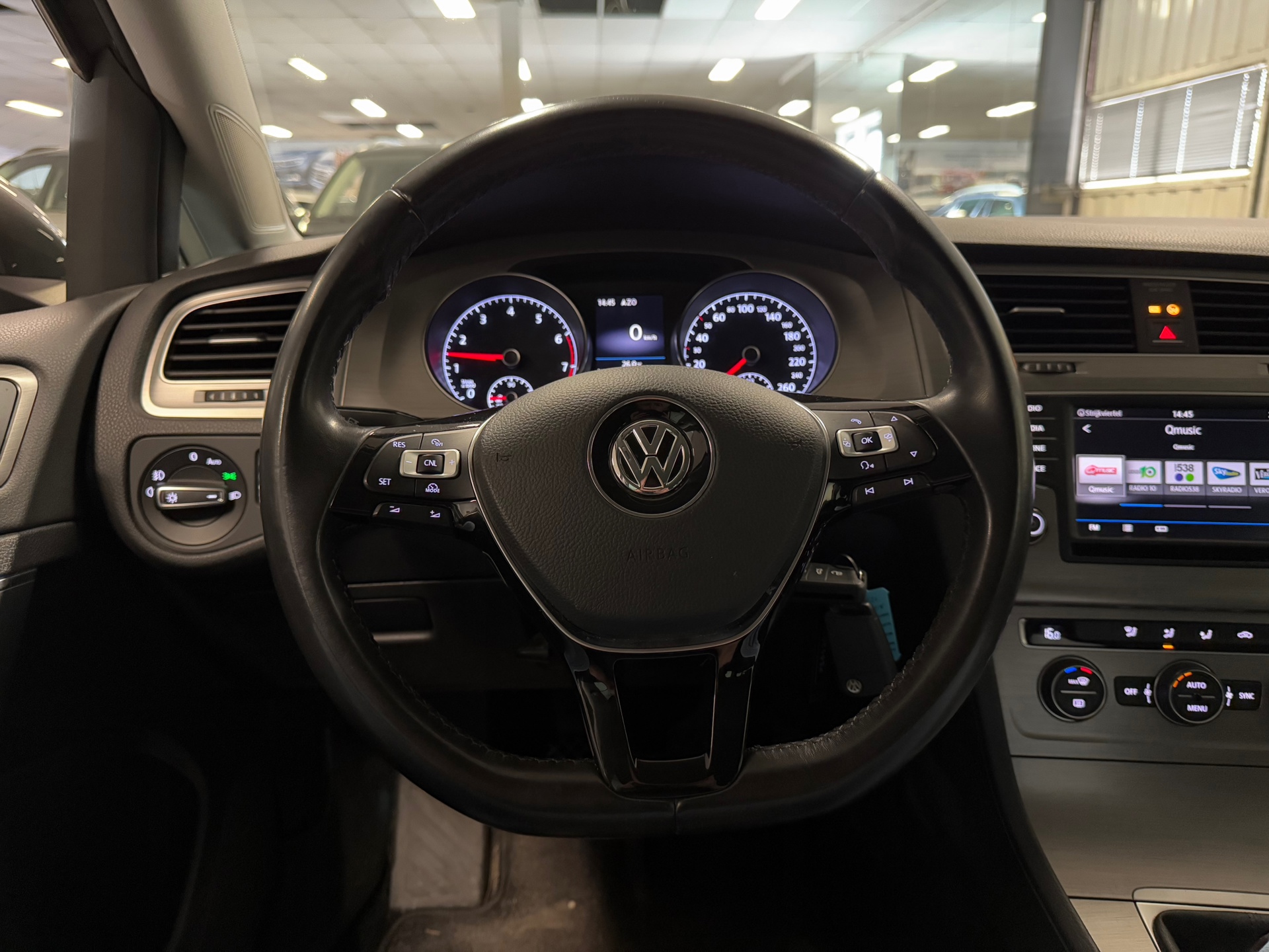https://www.autokooy.nl//xml/images/44660234-13.JPG