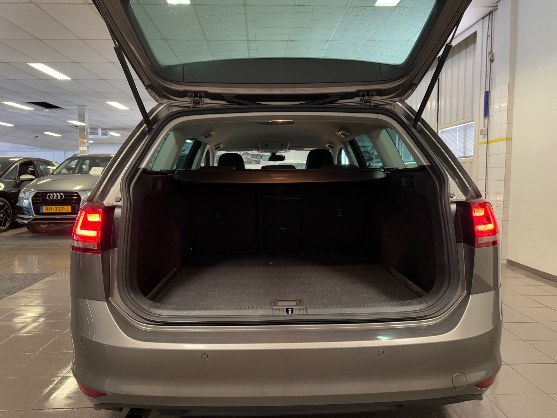 https://www.autokooy.nl//xml/images/44660234-5.JPG