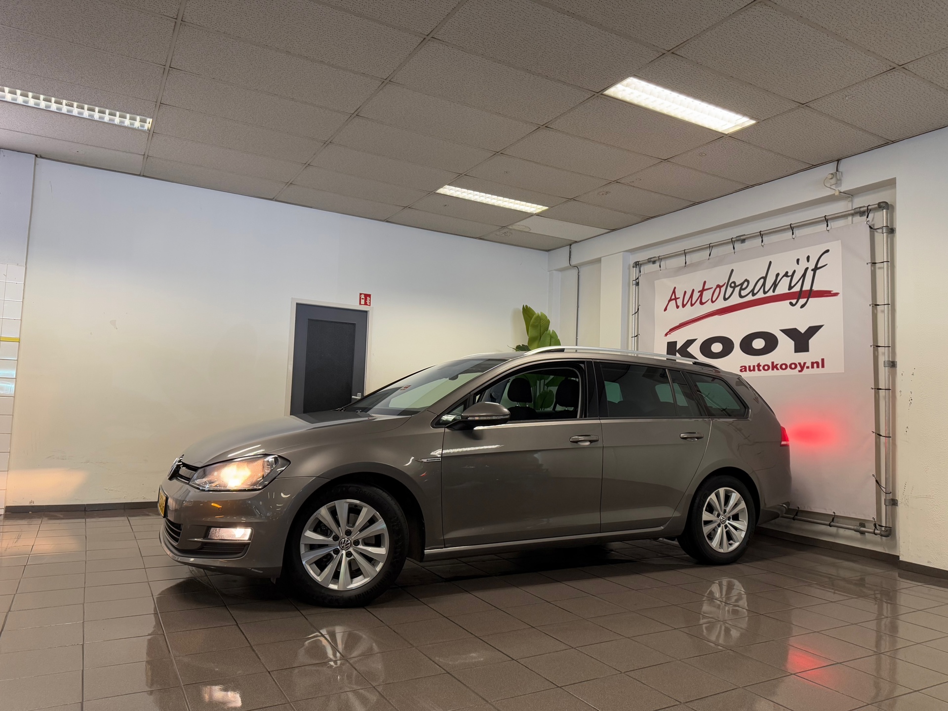 https://www.autokooy.nl//xml/images/44660234-9.JPG