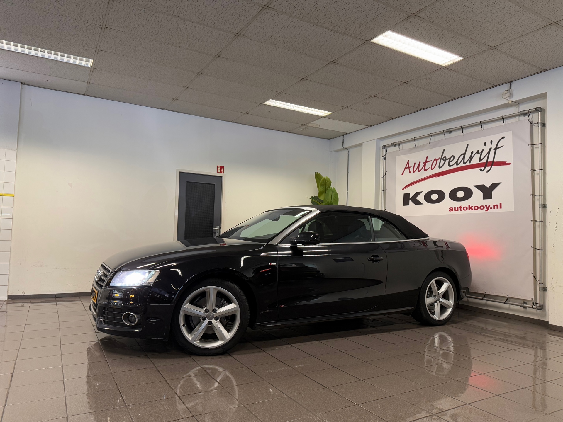 https://www.autokooy.nl//xml/images/44660319-11.JPG