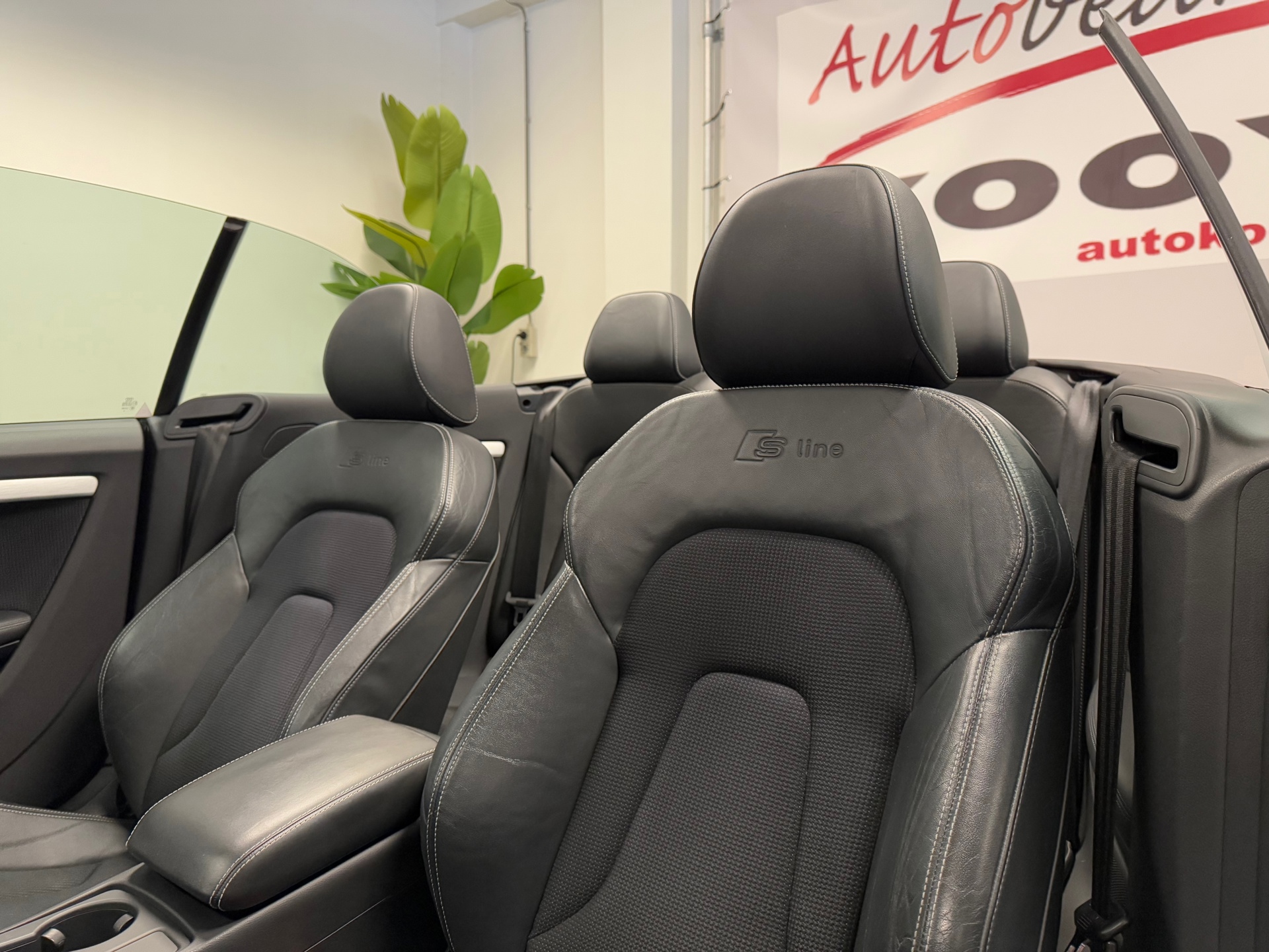 https://www.autokooy.nl//xml/images/44660319-14.JPG