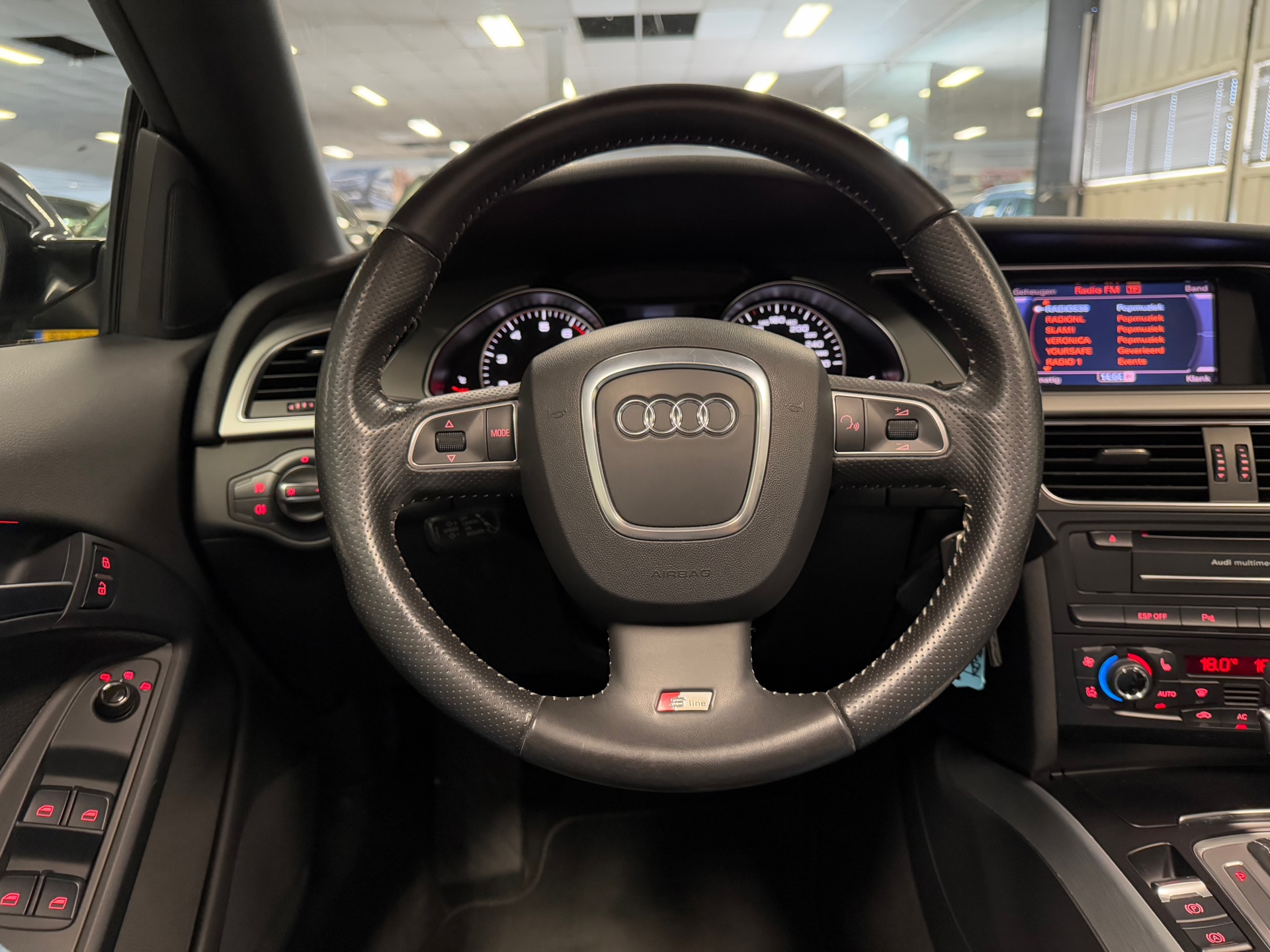 https://www.autokooy.nl//xml/images/44660319-15.JPG