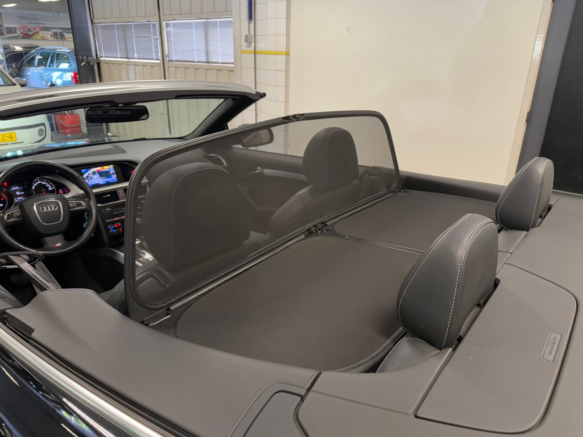 https://www.autokooy.nl//xml/images/44660319-23.JPG