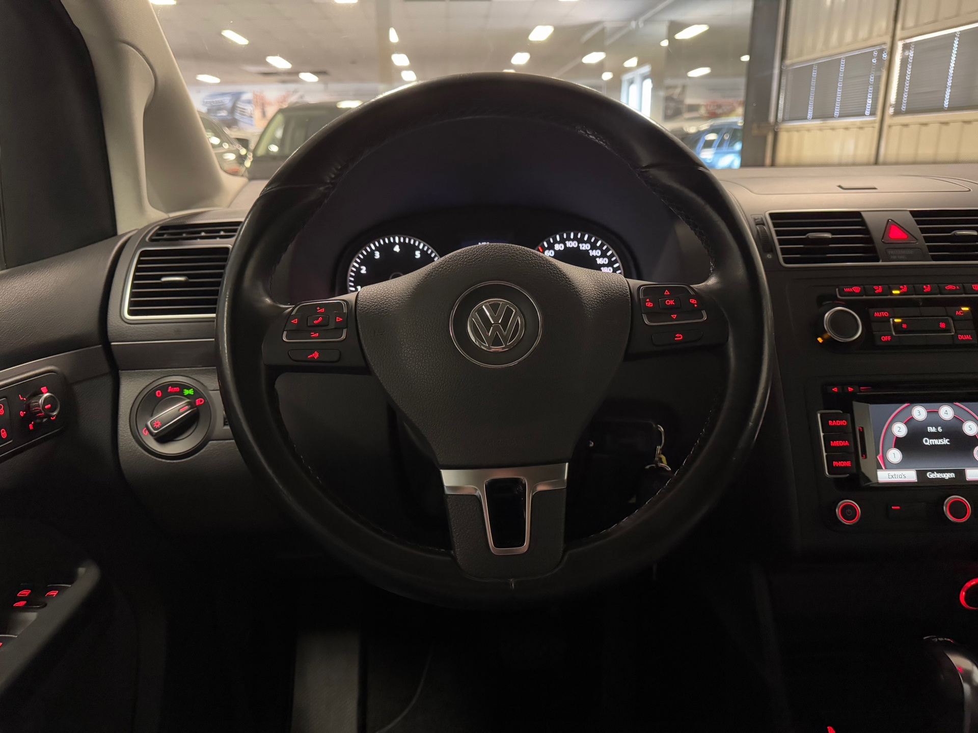 https://www.autokooy.nl//xml/images/44660365-13.JPG