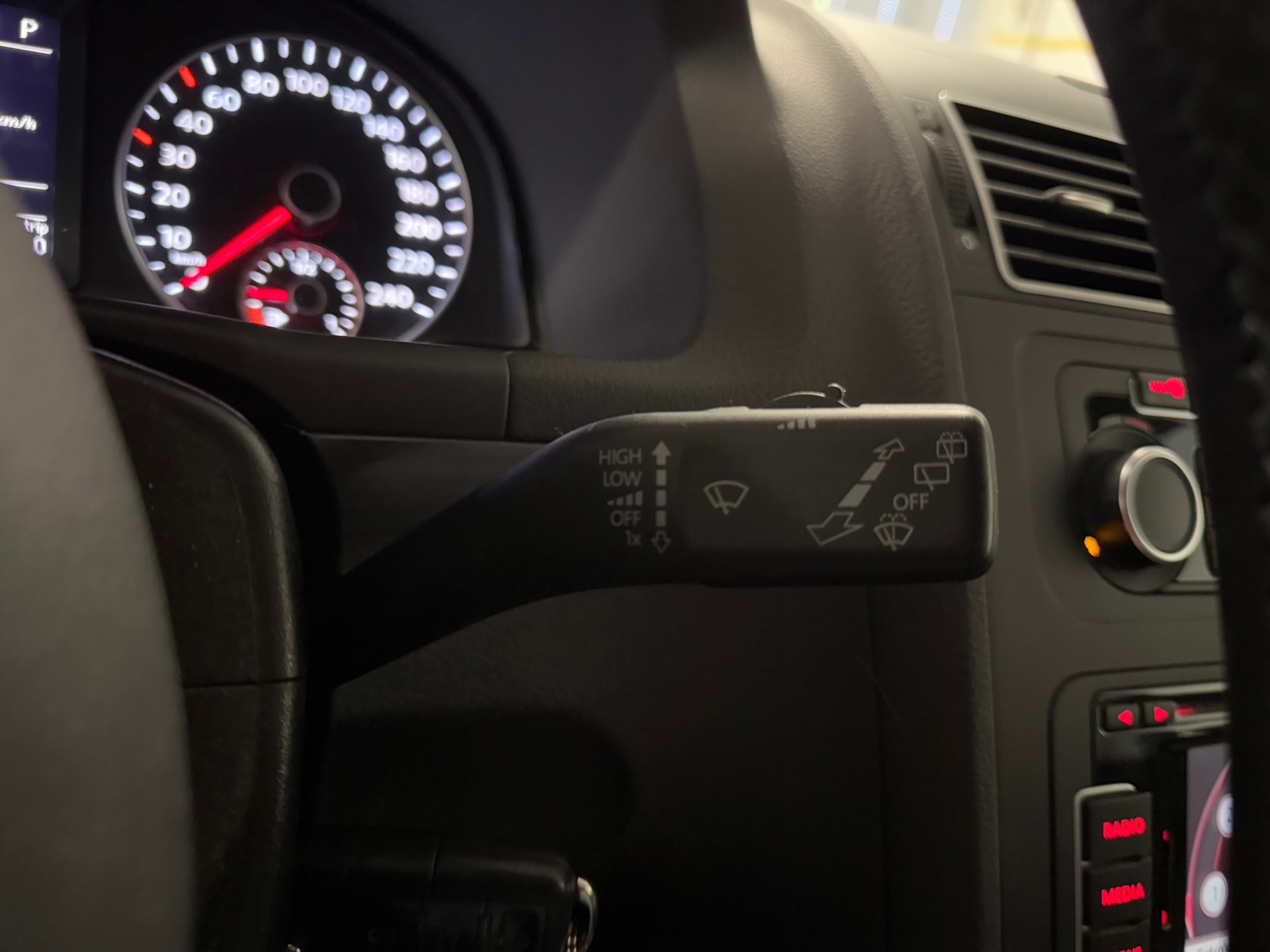 https://www.autokooy.nl//xml/images/44660365-16.JPG