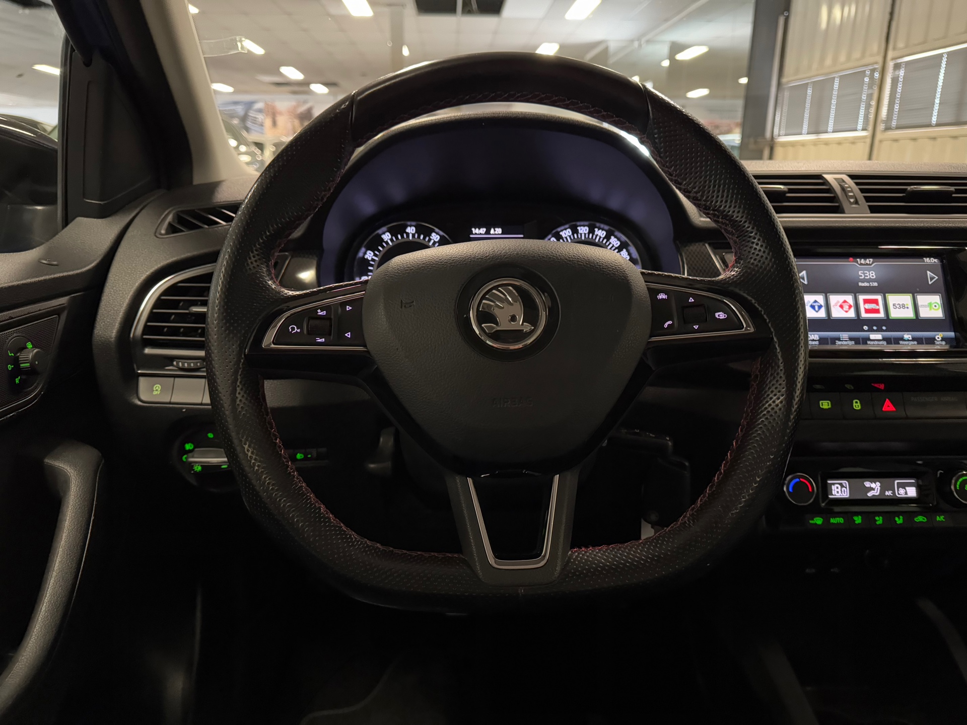 https://www.autokooy.nl//xml/images/44735028-11.JPG