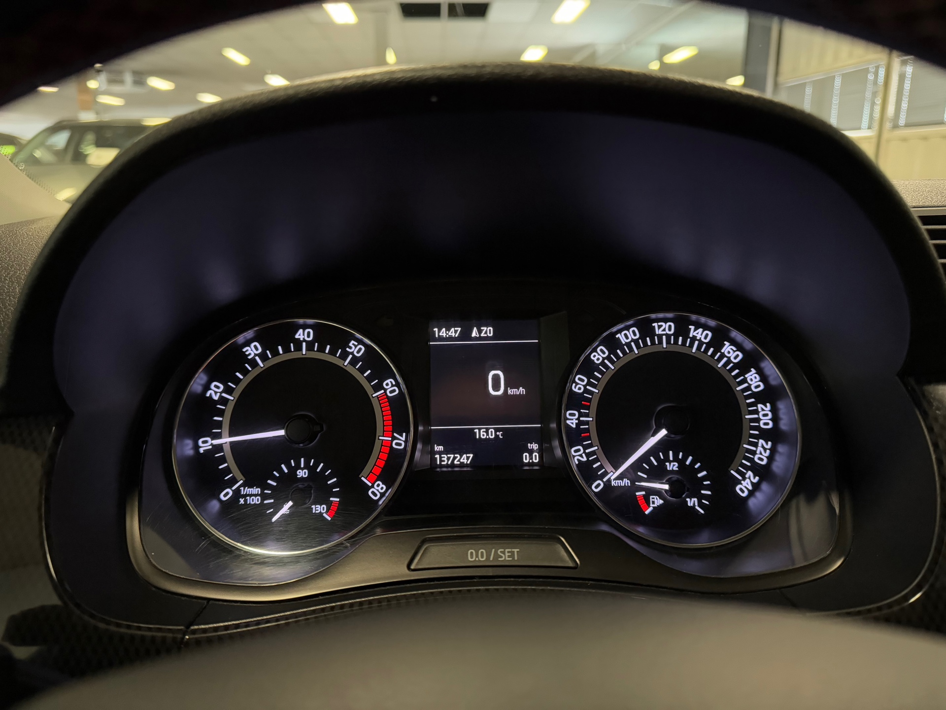 https://www.autokooy.nl//xml/images/44735028-12.JPG