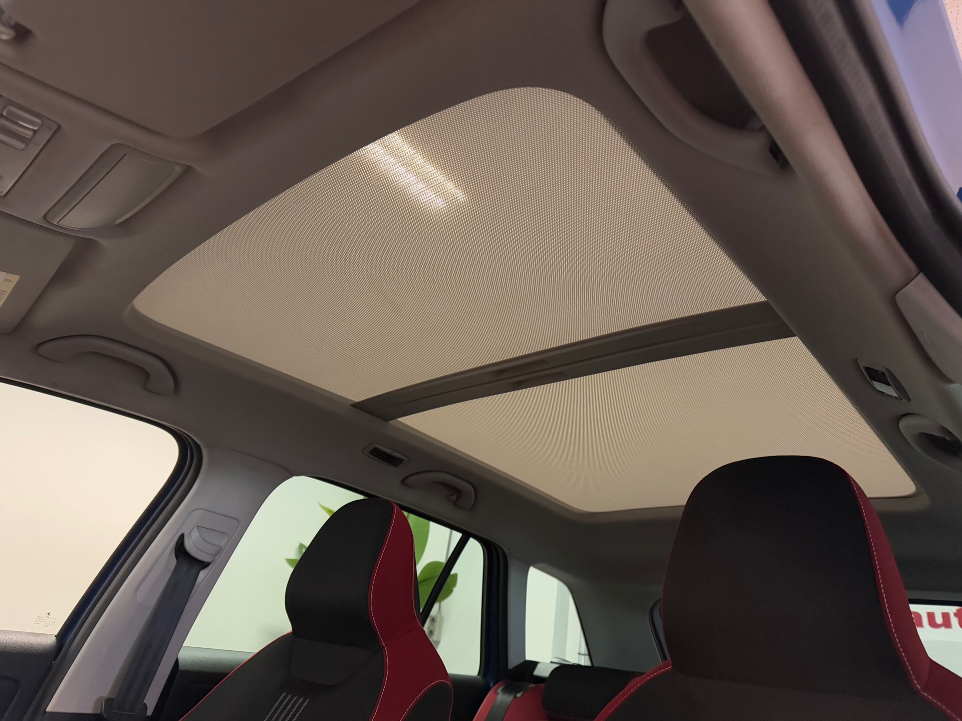 https://www.autokooy.nl//xml/images/44735028-23.JPG