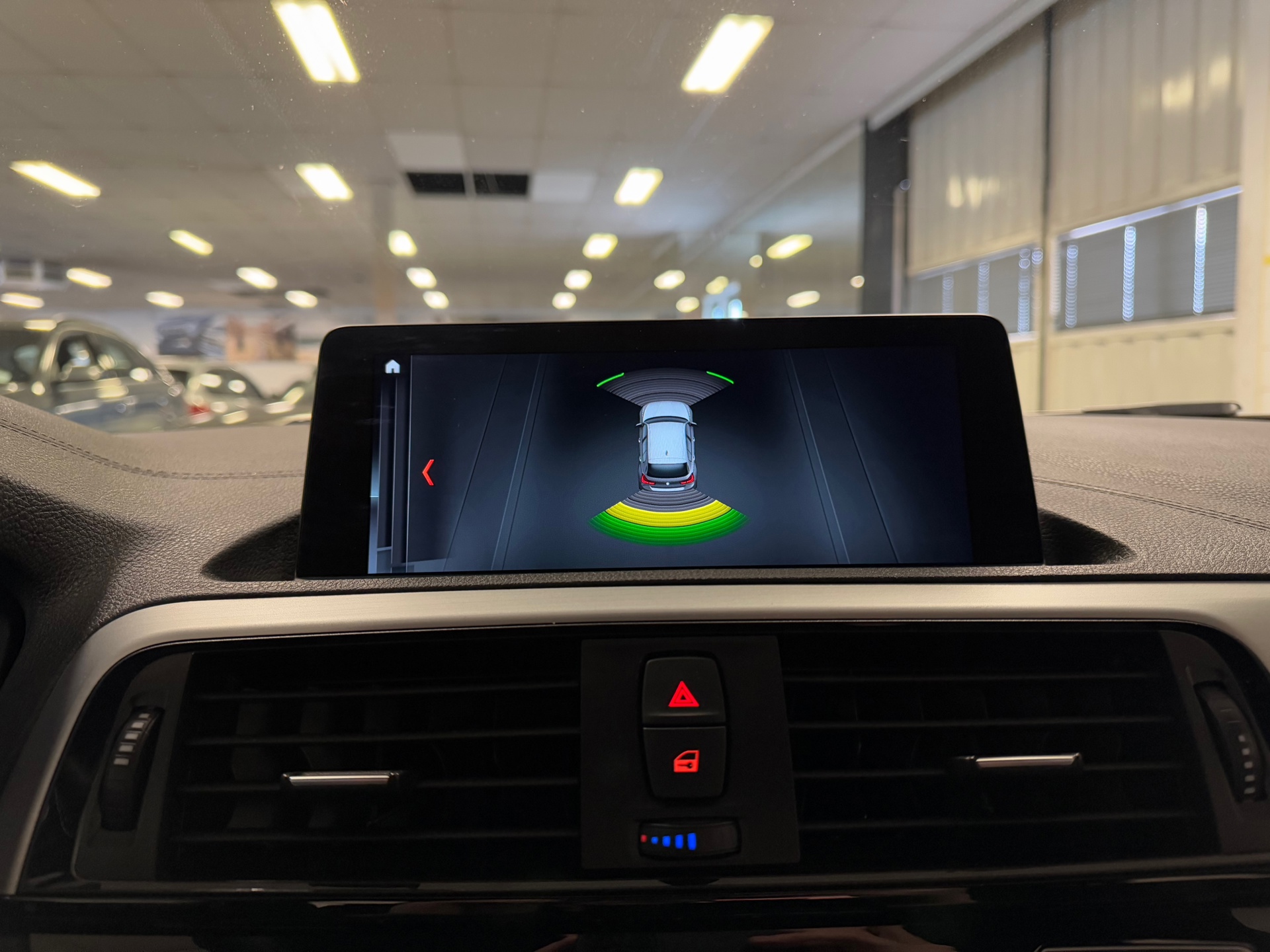 https://www.autokooy.nl//xml/images/44735096-18.JPG