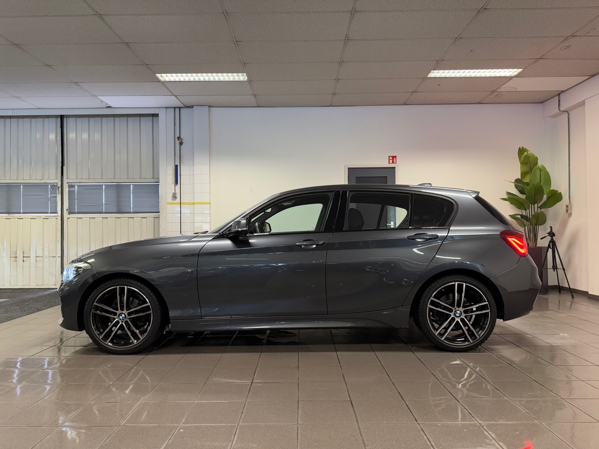 https://www.autokooy.nl//xml/images/44735096-2.JPG