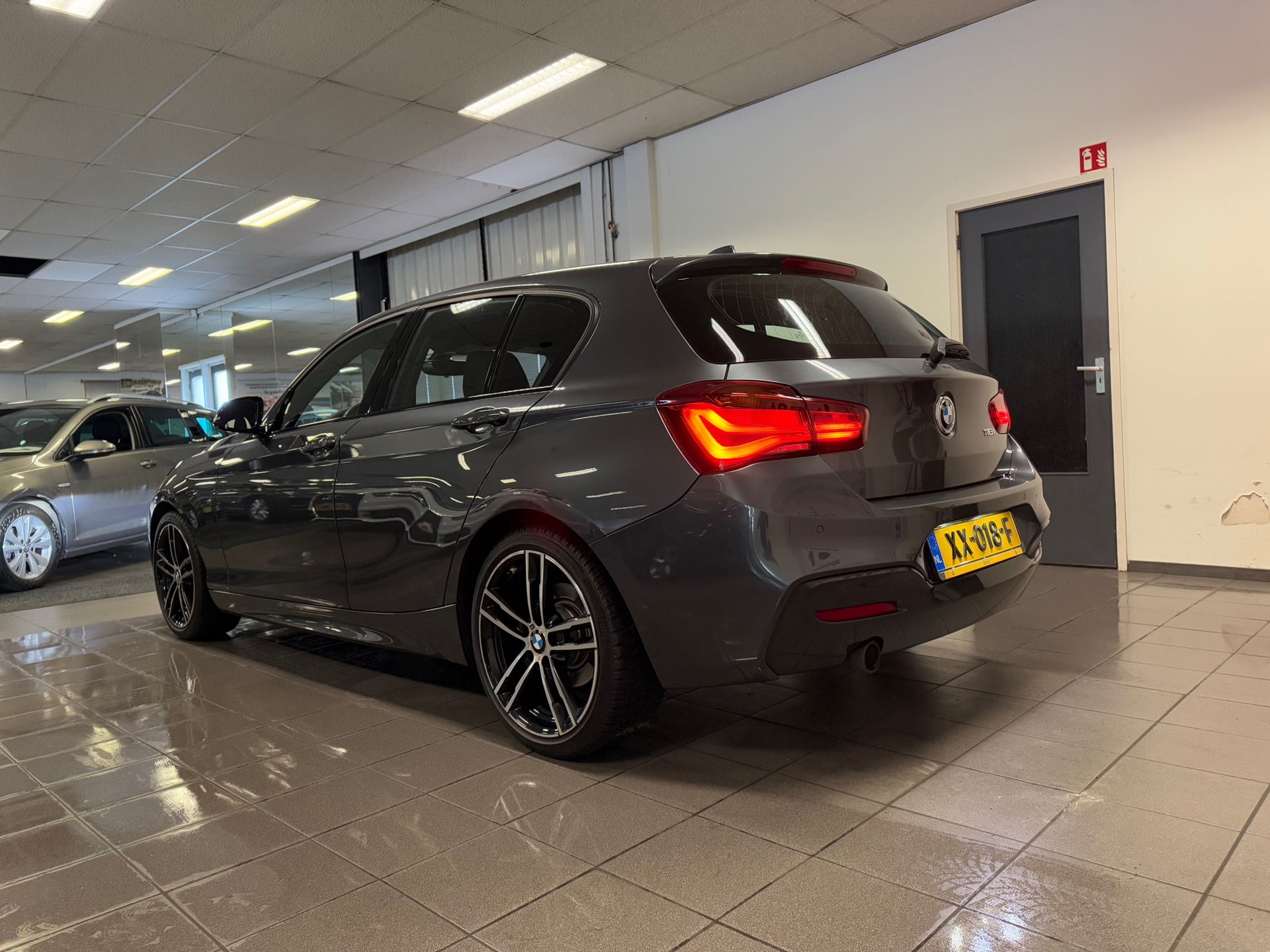 https://www.autokooy.nl//xml/images/44735096-3.JPG