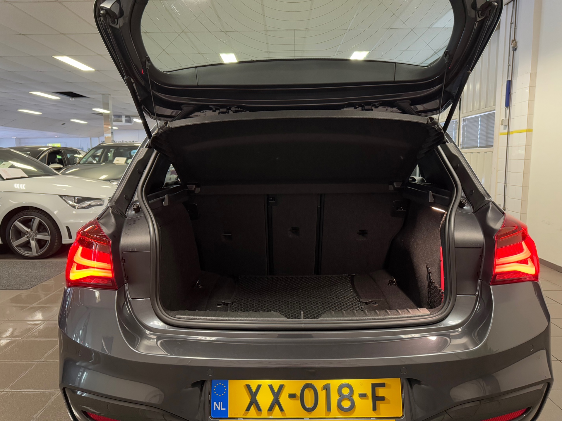 https://www.autokooy.nl//xml/images/44735096-5.JPG