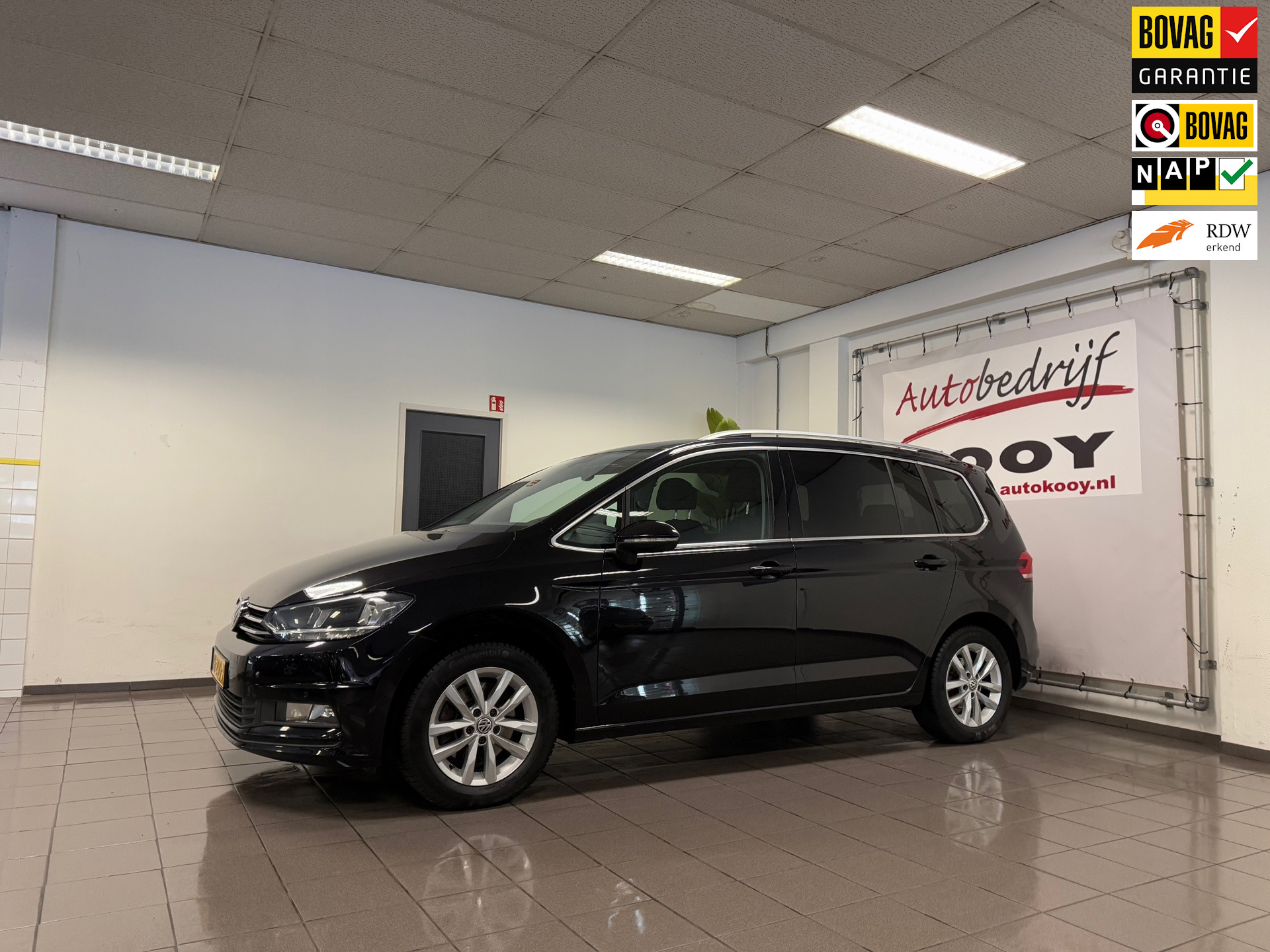 Volkswagen Touran 1.2 TSI Highline * 7 Persoons / Trekhaak / Navigatie / Camera / NL Auto *
