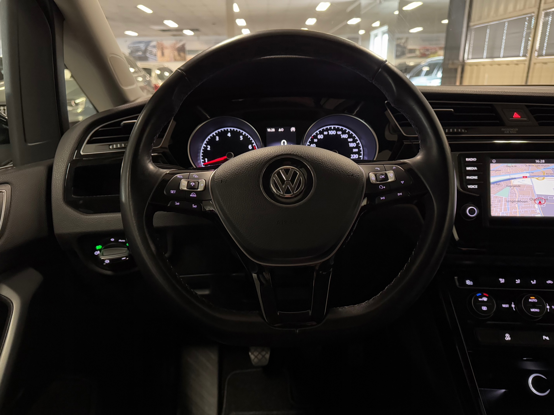 https://www.autokooy.nl//xml/images/44759774-13.JPG