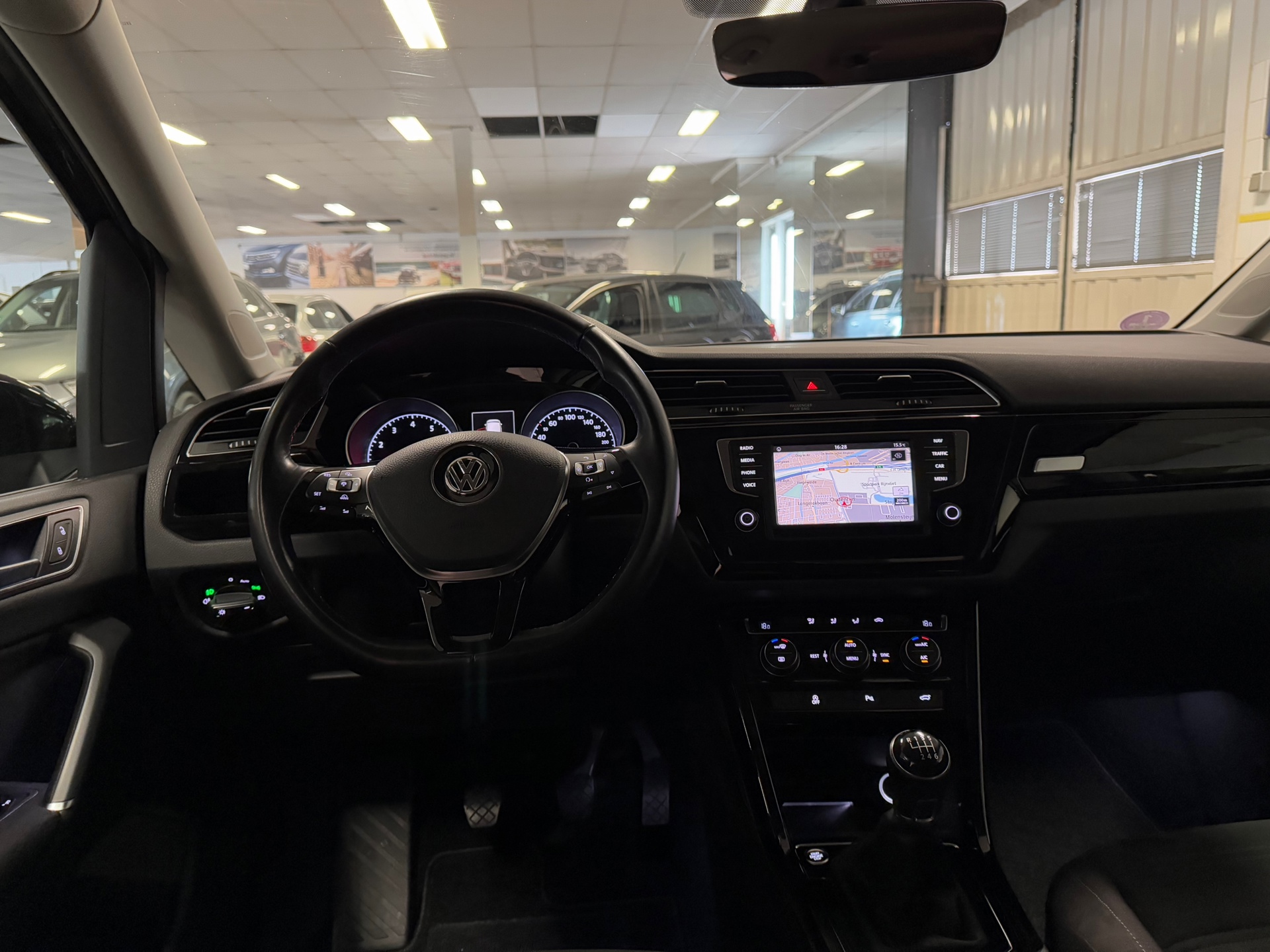 https://www.autokooy.nl//xml/images/44759774-21.JPG