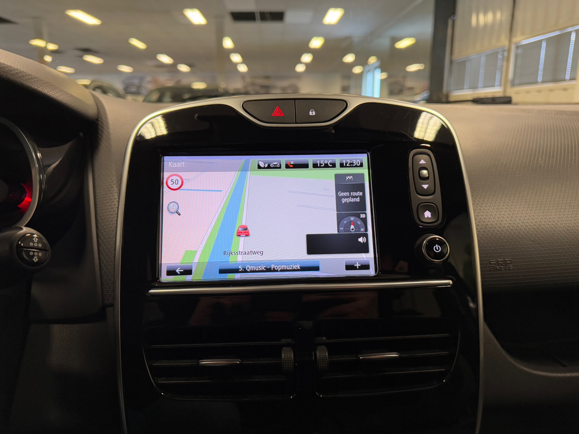 https://www.autokooy.nl//xml/images/44792788-19.JPG