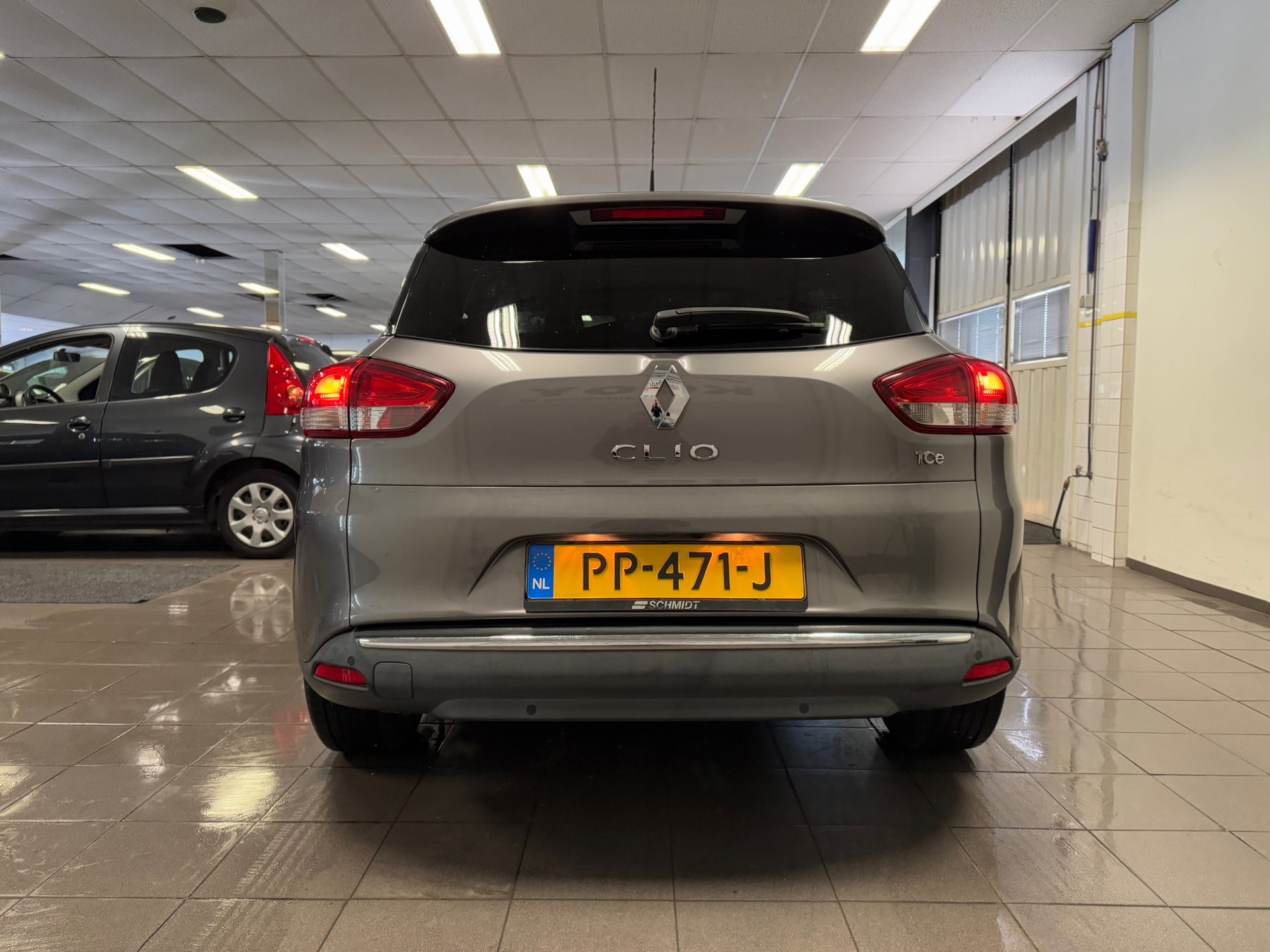 https://www.autokooy.nl//xml/images/44792788-4.JPG