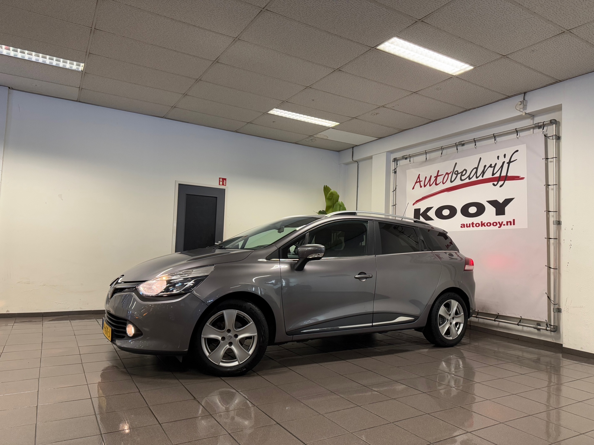 https://www.autokooy.nl//xml/images/44792788-8.JPG