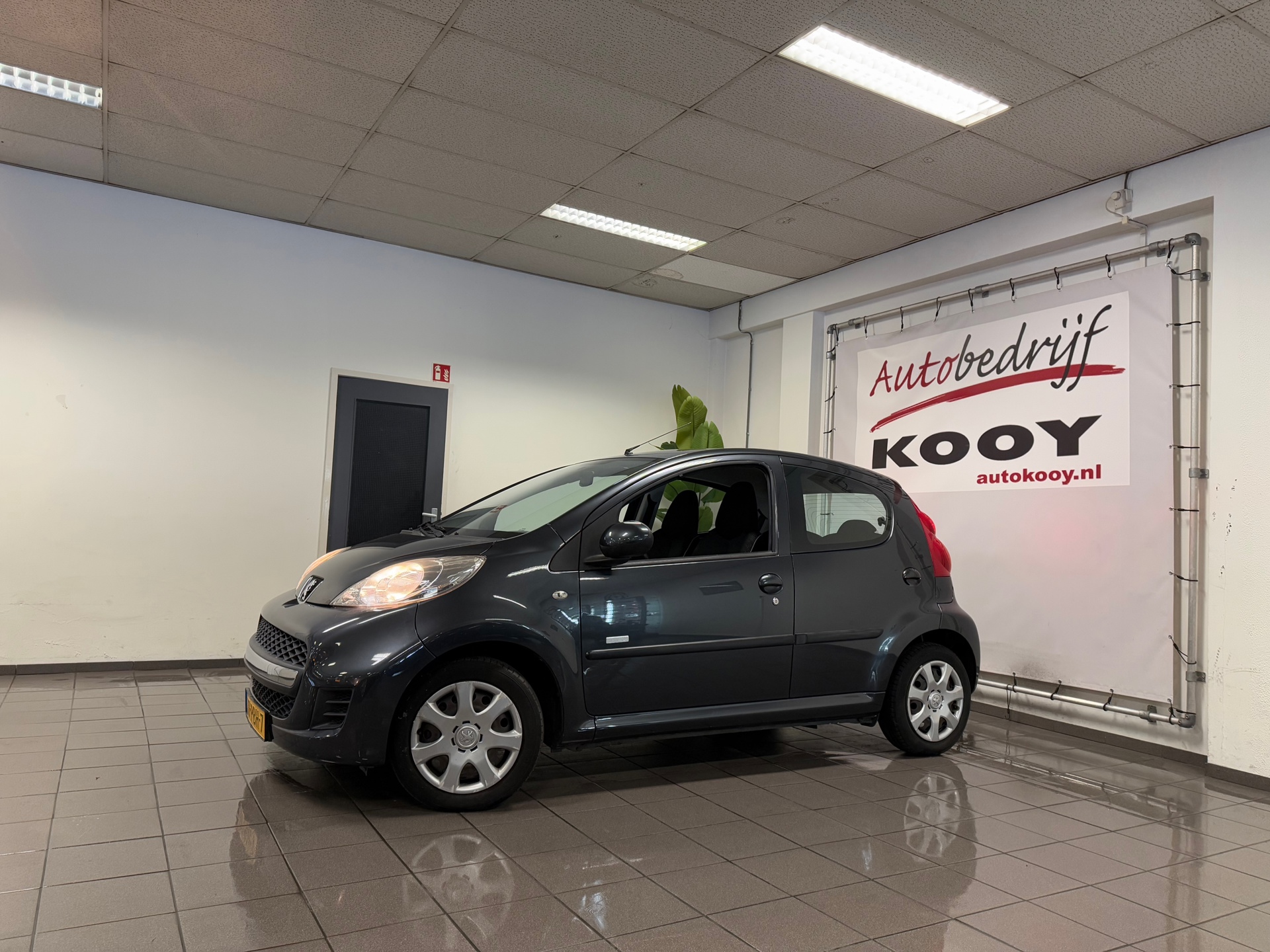 https://www.autokooy.nl//xml/images/44793381-9.JPG