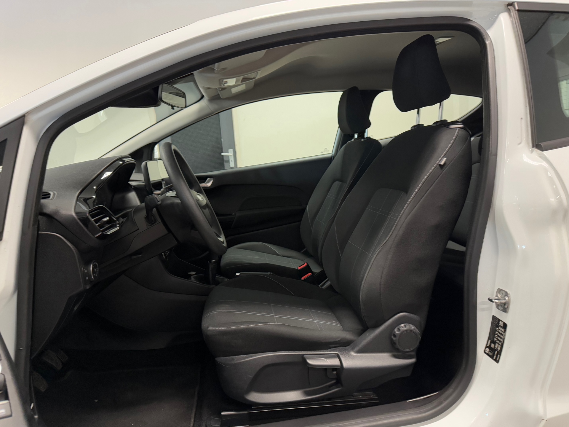 https://www.autokooy.nl//xml/images/44916687-11.JPG