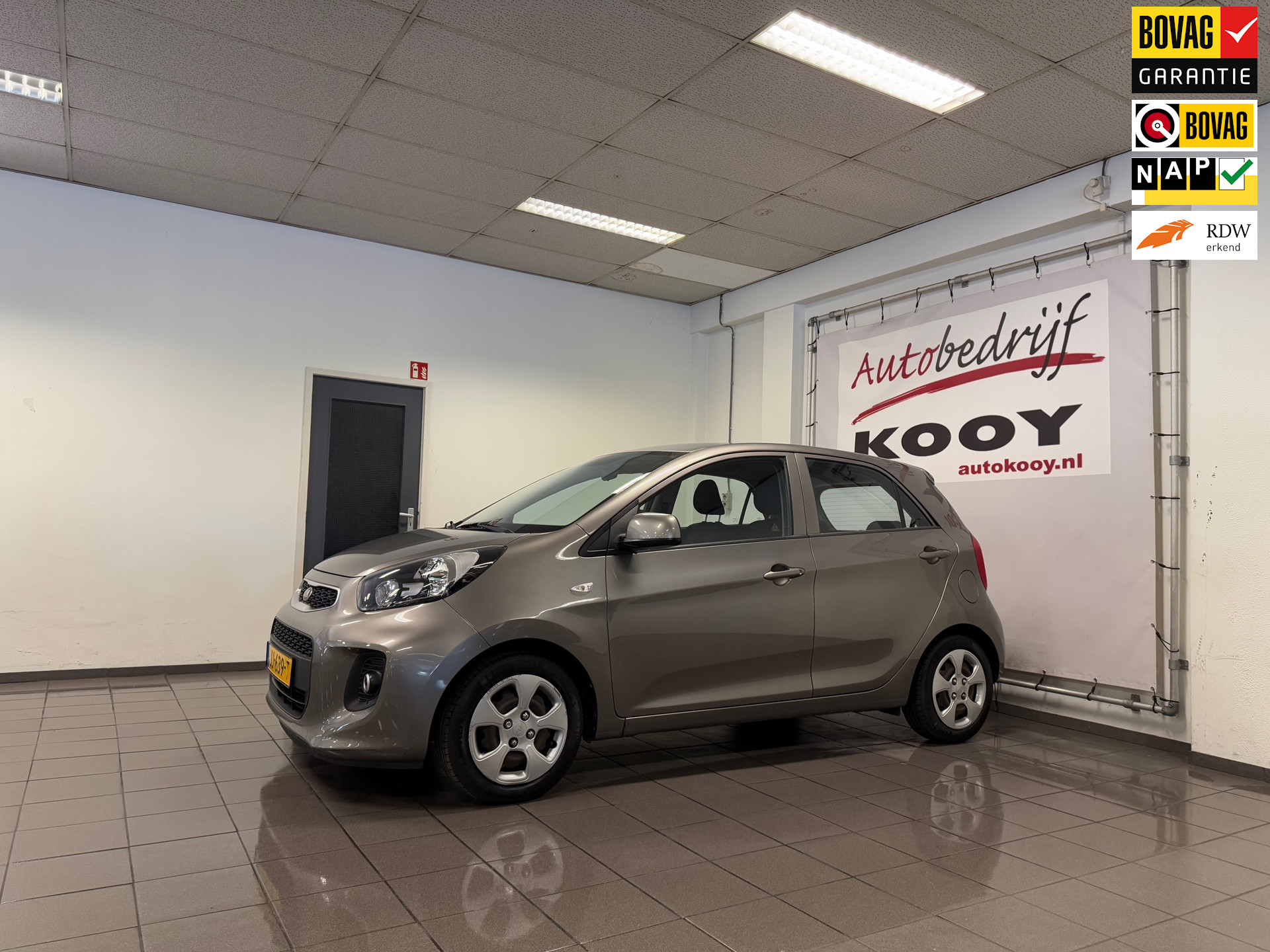 https://www.autokooy.nl//xml/images/44943614-1.JPG